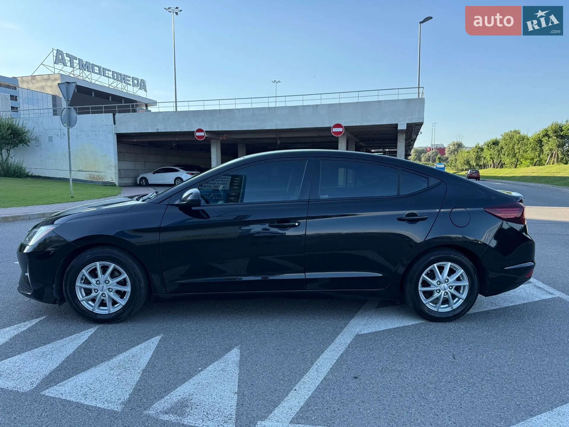 2019 Hyundai Elantra - мініатюра 11