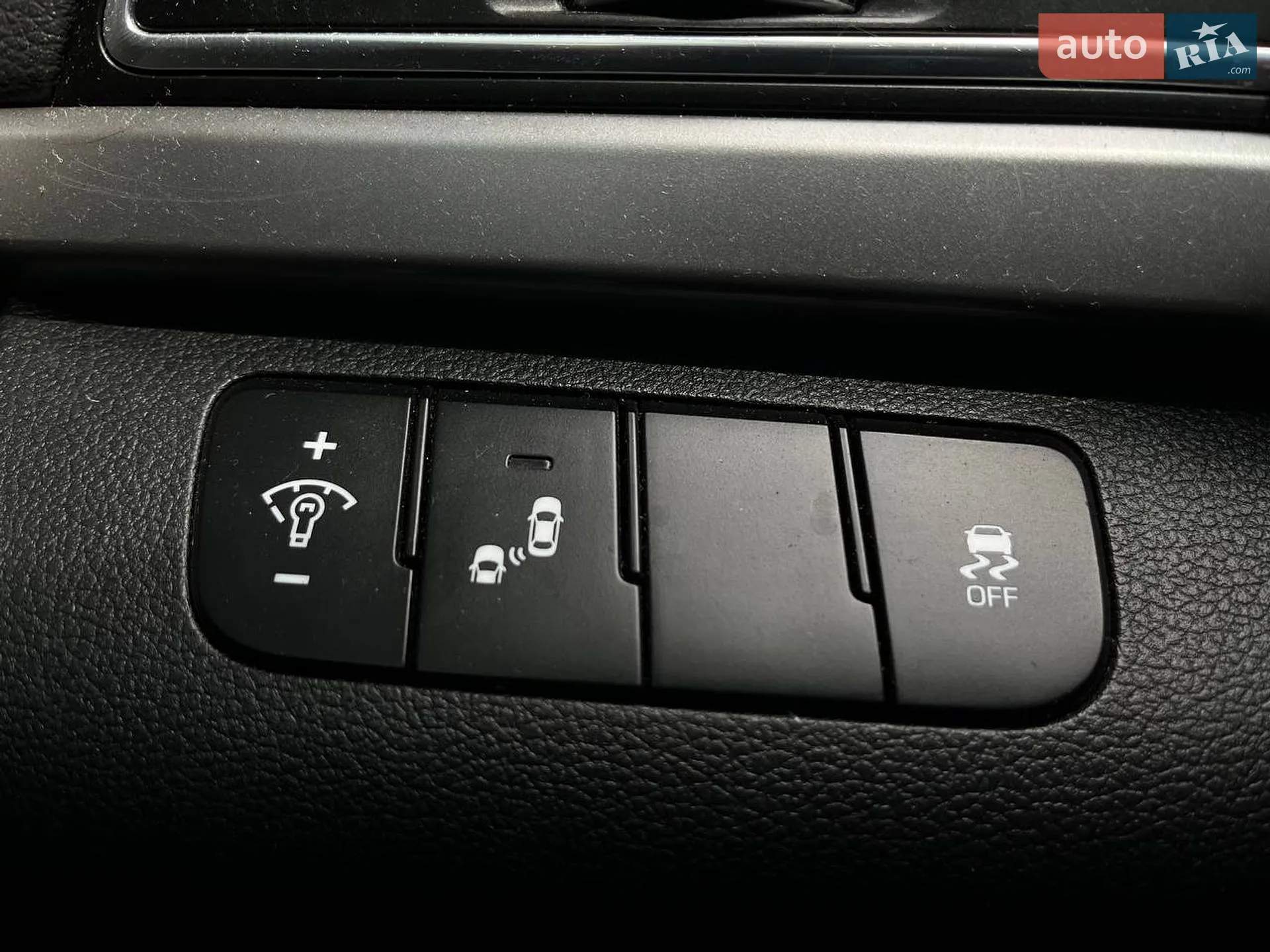 2016 Hyundai Elantra - мініатюра 19