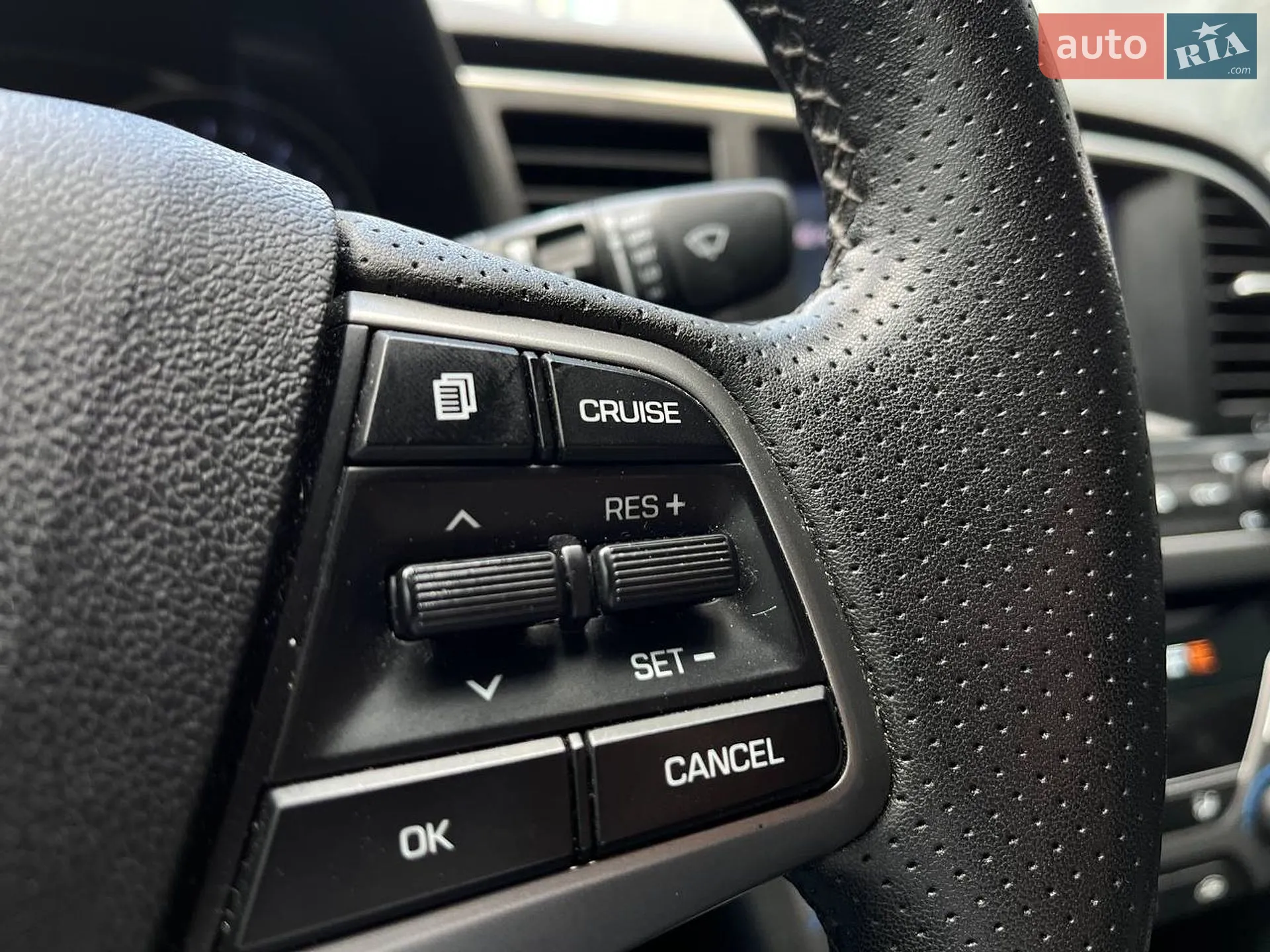 2016 Hyundai Elantra - мініатюра 23