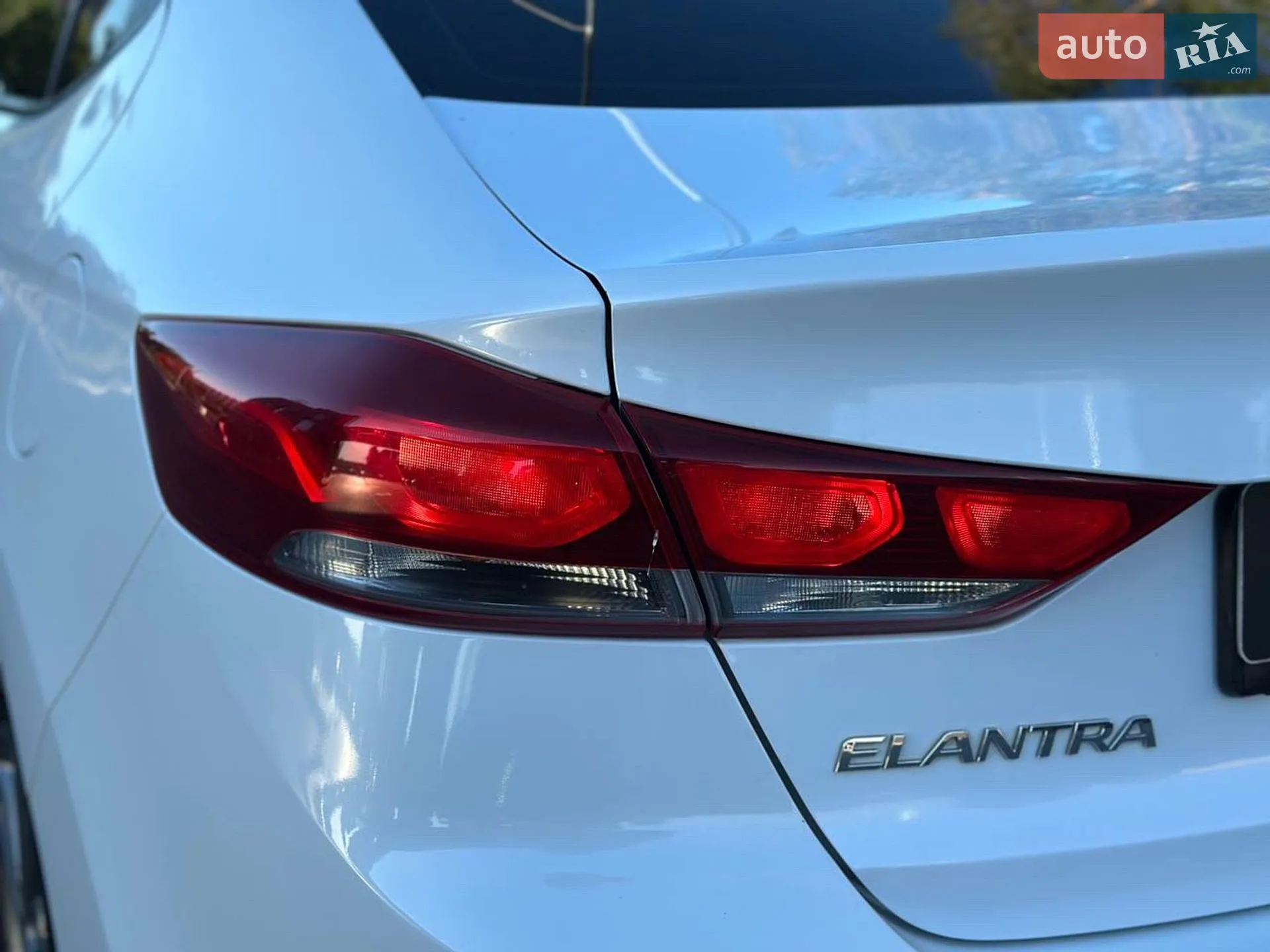 2017 Hyundai Elantra - мініатюра 33