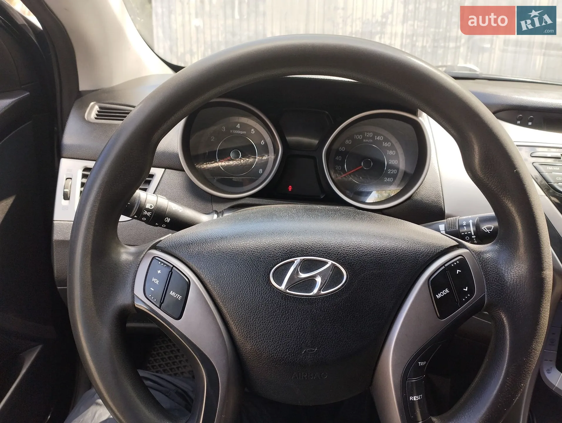 2013 Hyundai Elantra - мініатюра 13