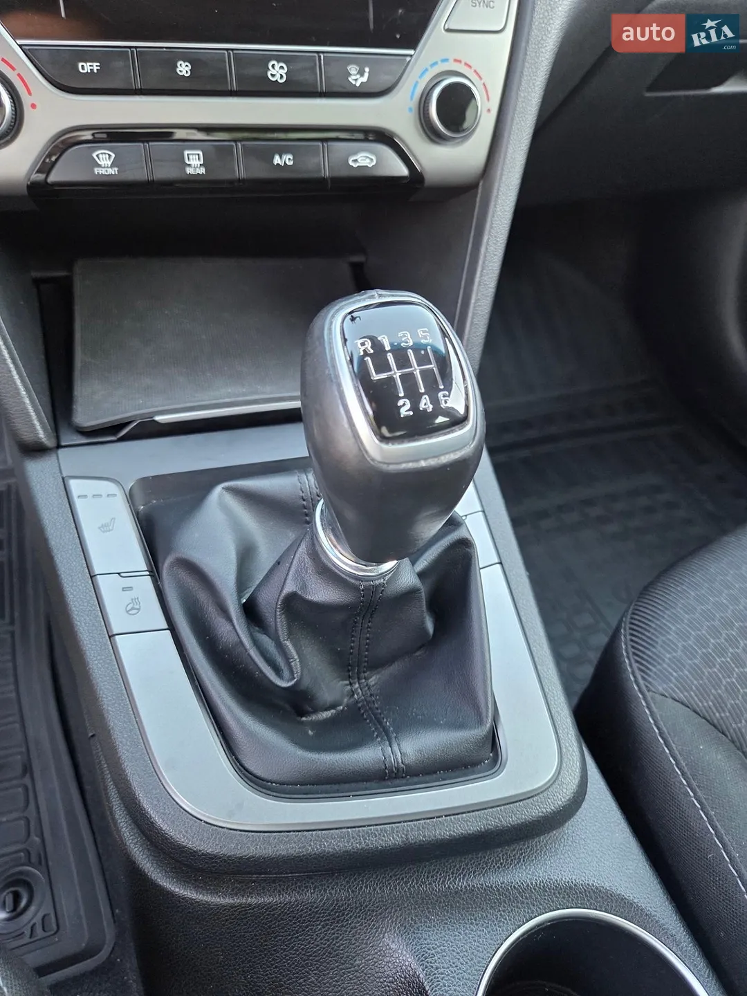 2018 Hyundai Elantra - мініатюра 25
