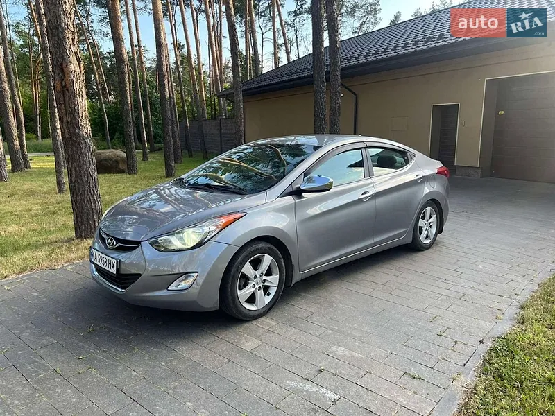 Hyundai Elantra 2012