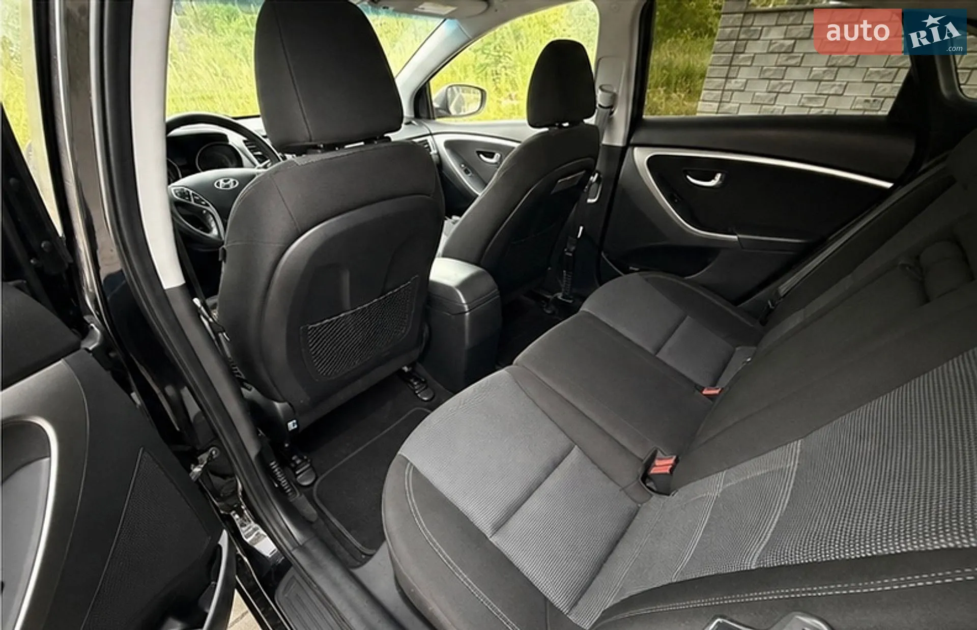2016 Hyundai Elantra - мініатюра 24