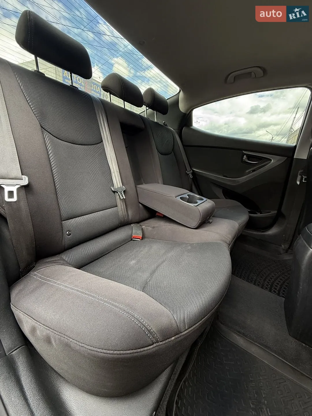 2013 Hyundai Elantra - мініатюра 28
