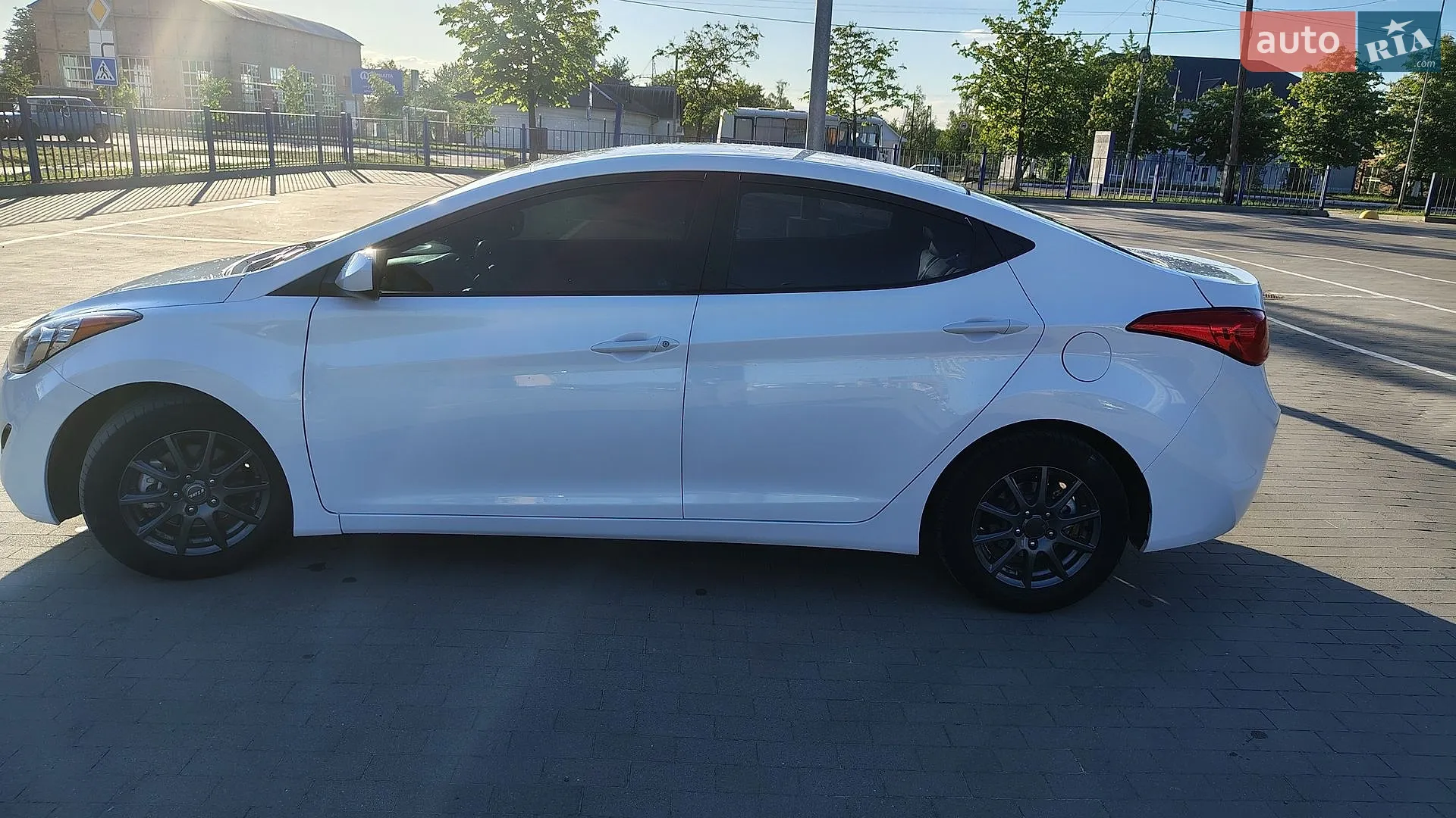 2013 Hyundai Elantra - мініатюра 15