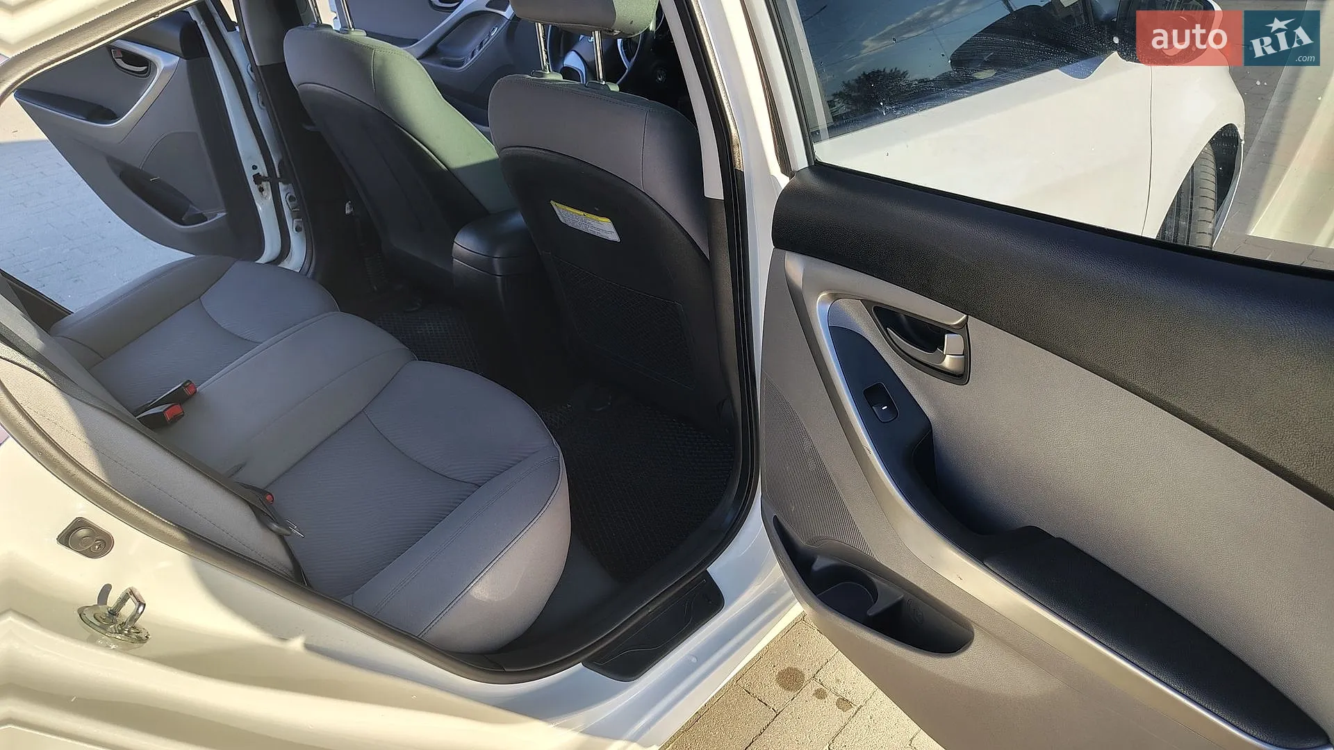 2013 Hyundai Elantra - мініатюра 24