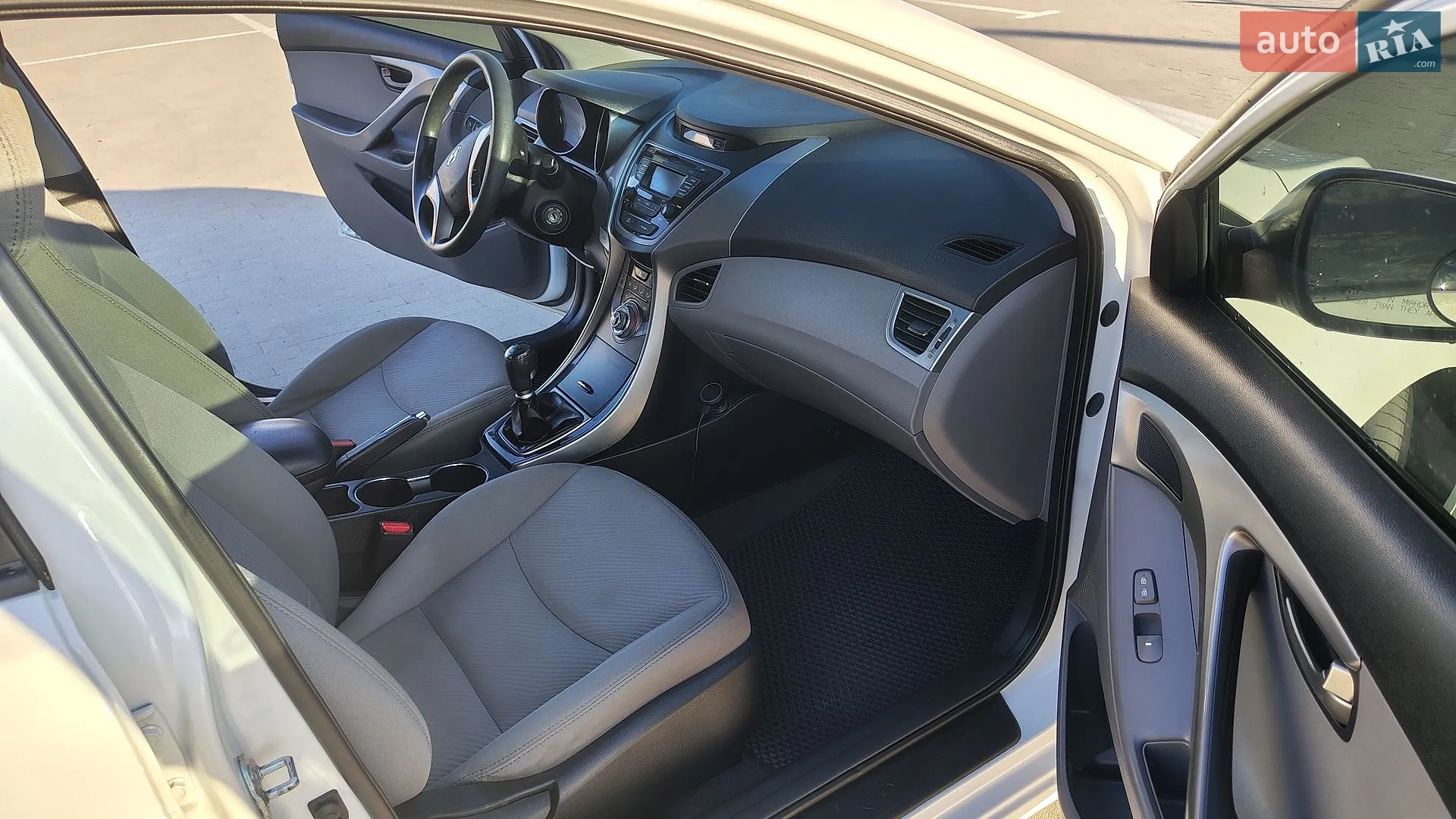 2013 Hyundai Elantra - мініатюра 26