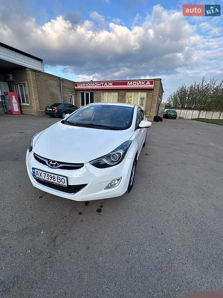 2012 Hyundai Elantra - мініатюра 16