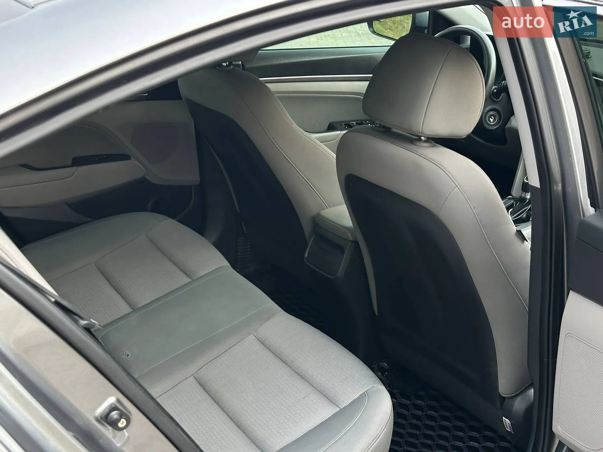 2017 Hyundai Elantra - мініатюра 12