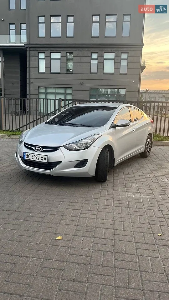 2011 Hyundai Elantra - мініатюра 12