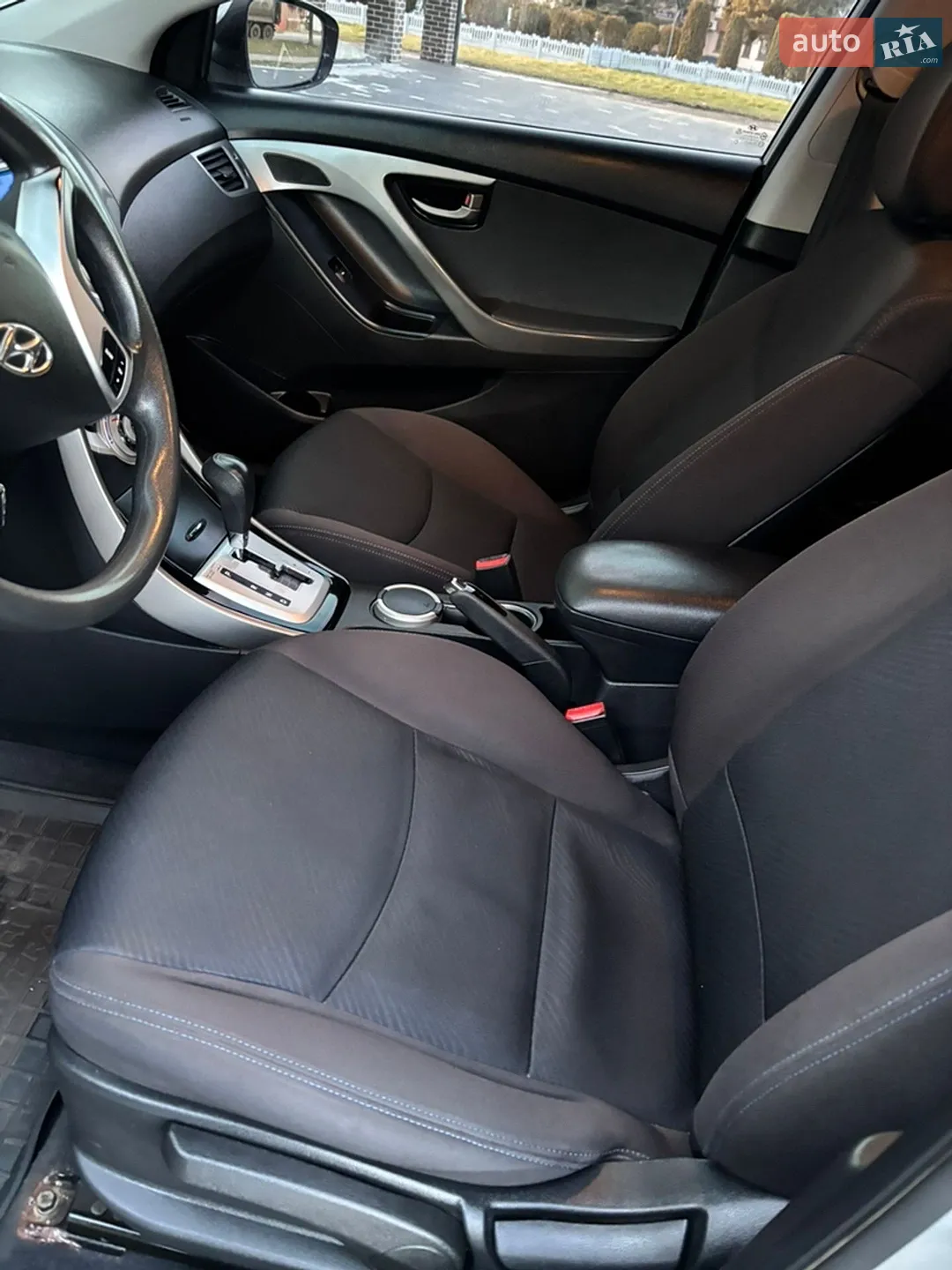 2011 Hyundai Elantra - мініатюра 25