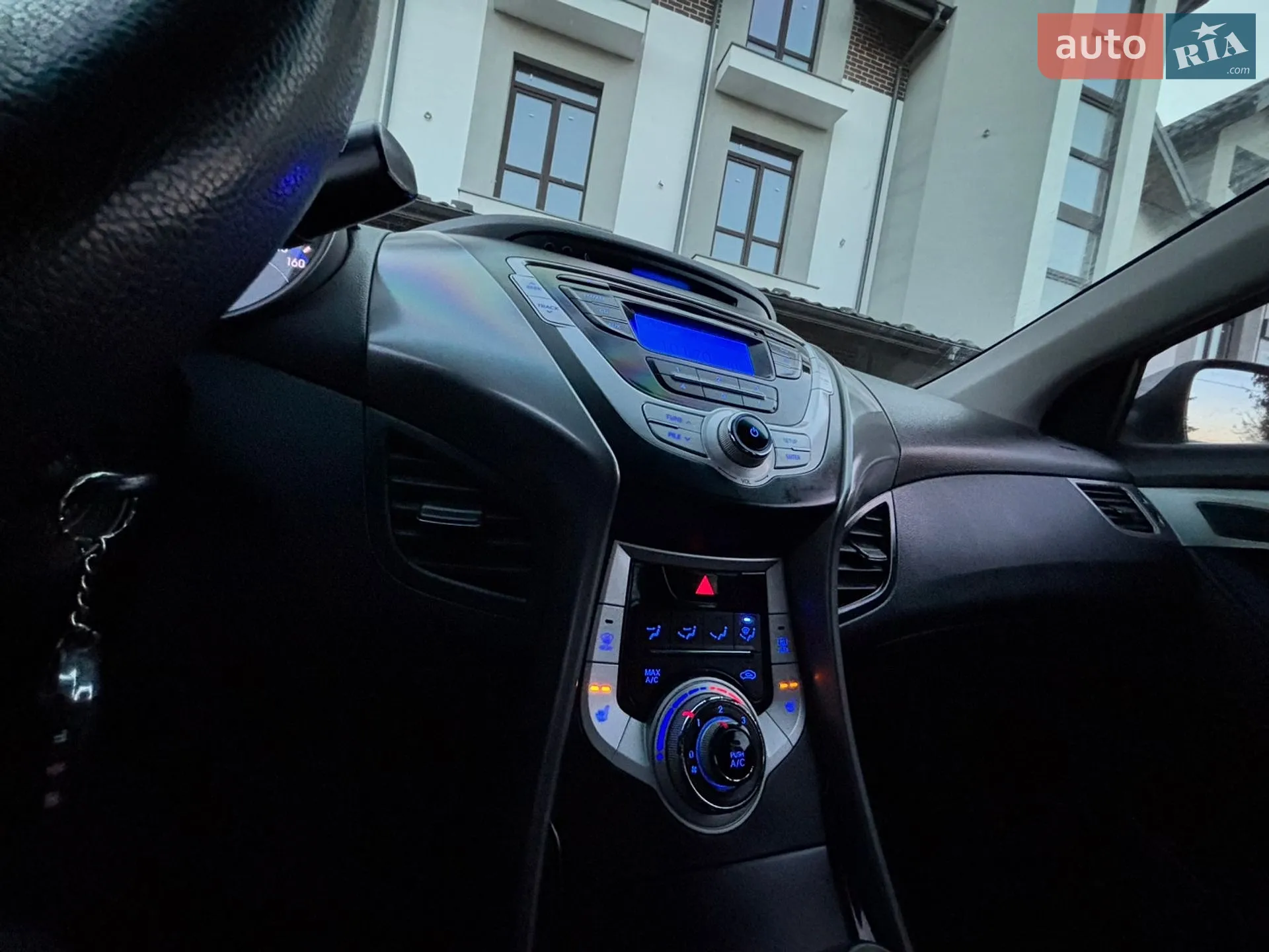 2011 Hyundai Elantra - мініатюра 30