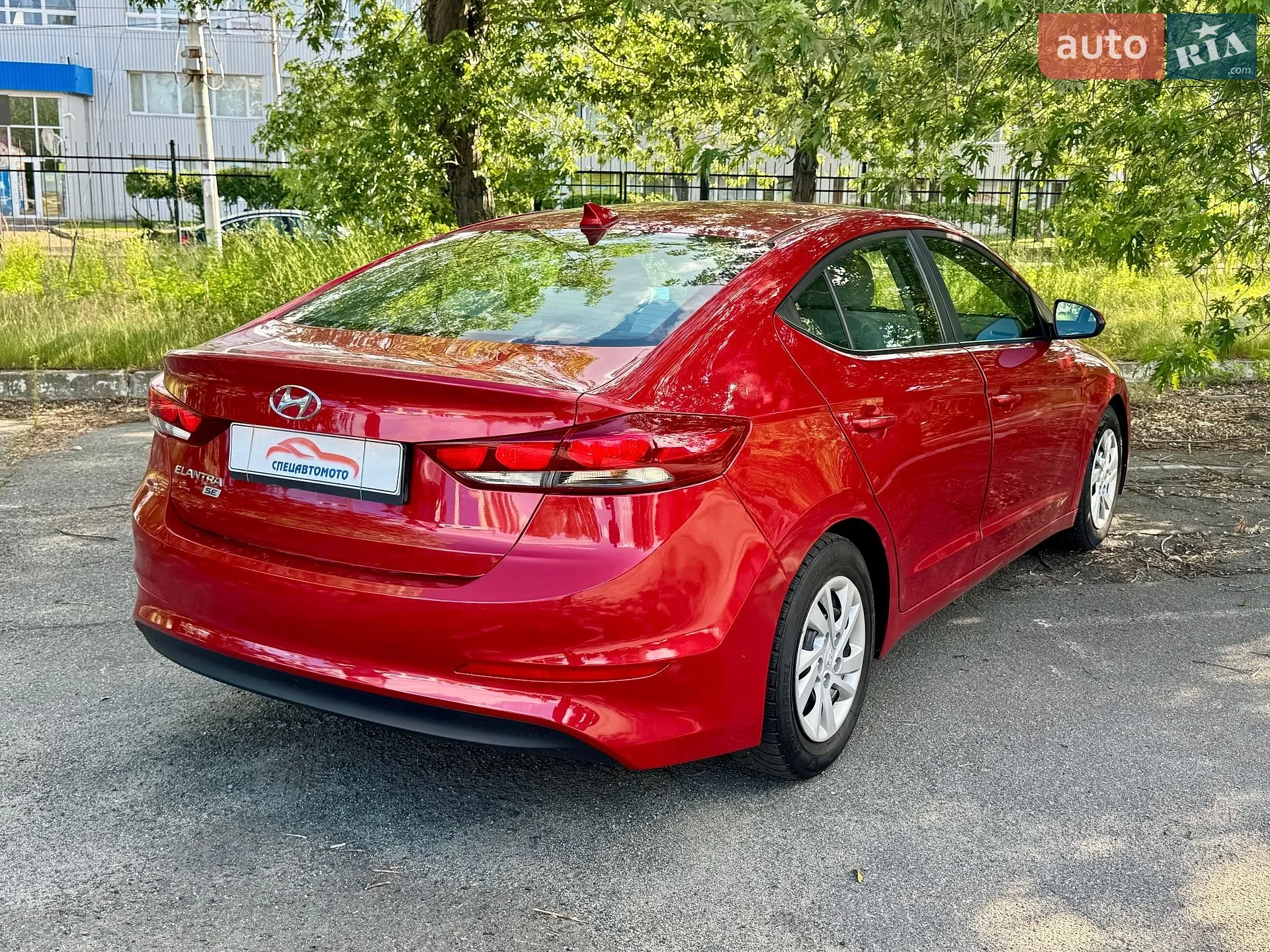 2017 Hyundai Elantra - мініатюра 12