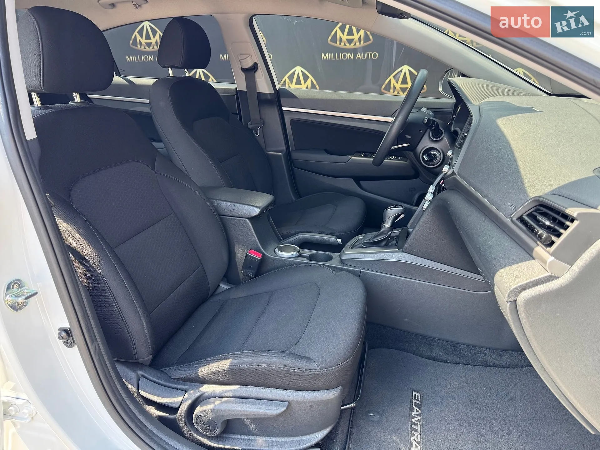 2019 Hyundai Elantra - мініатюра 13