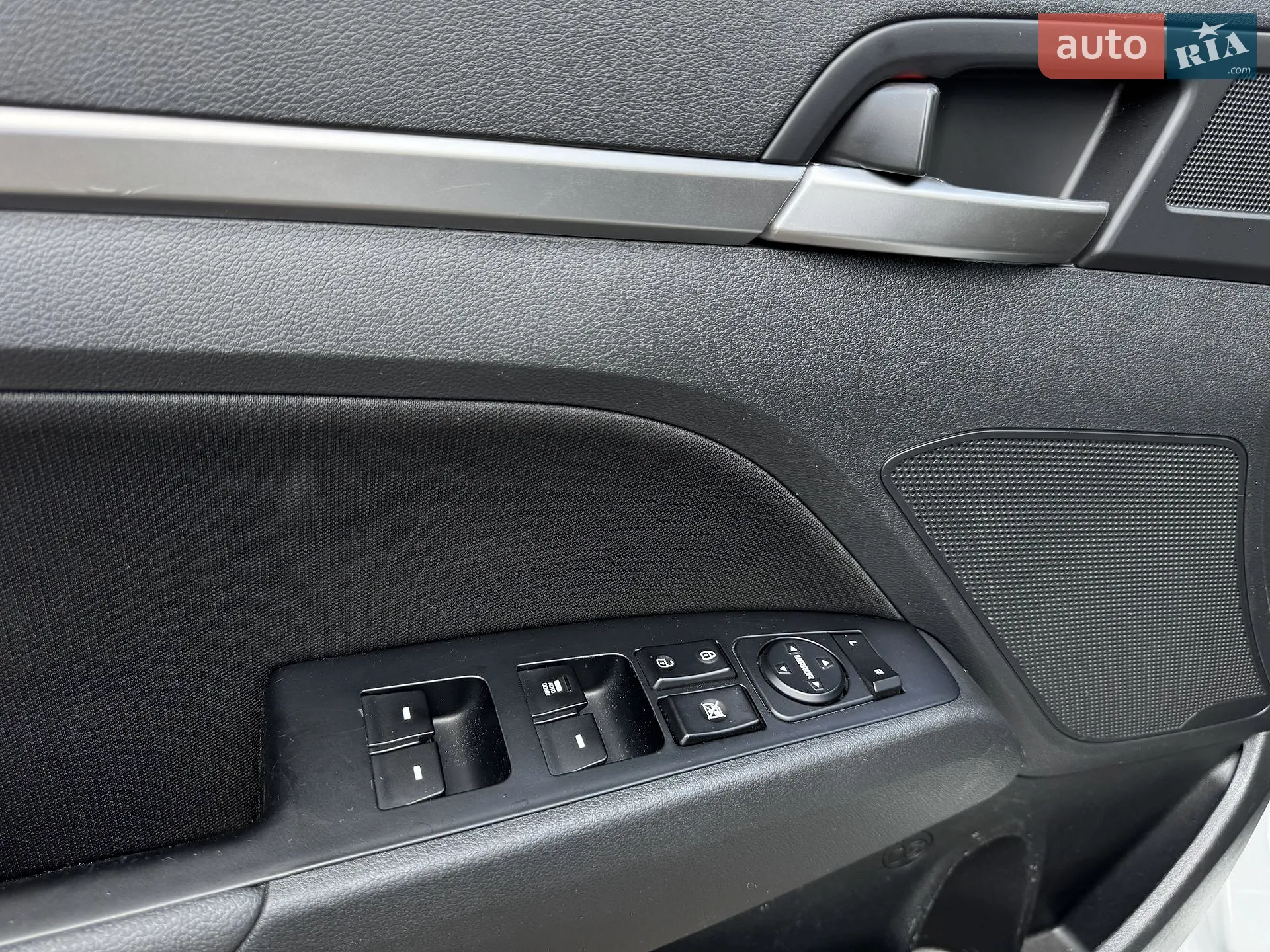 2019 Hyundai Elantra - мініатюра 15