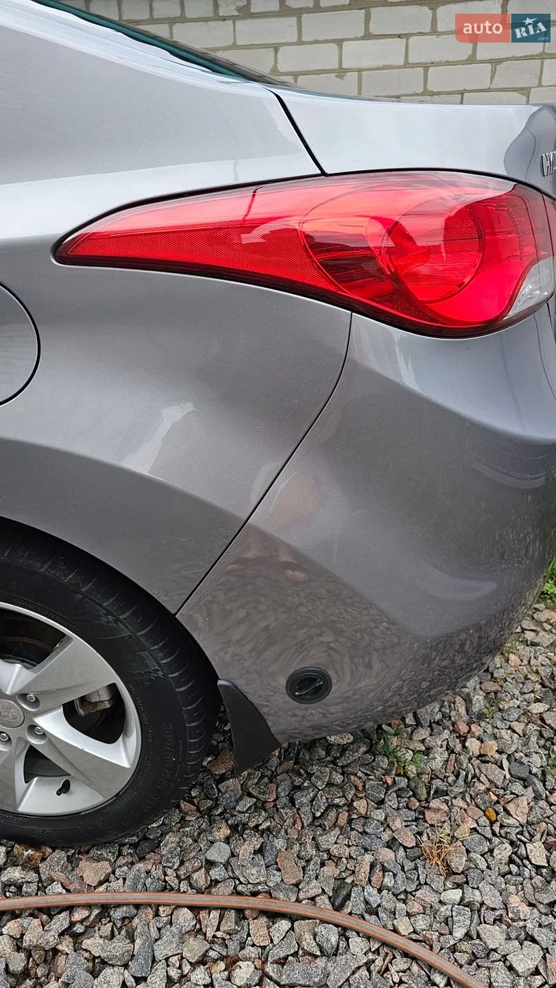 2012 Hyundai Elantra - мініатюра 25