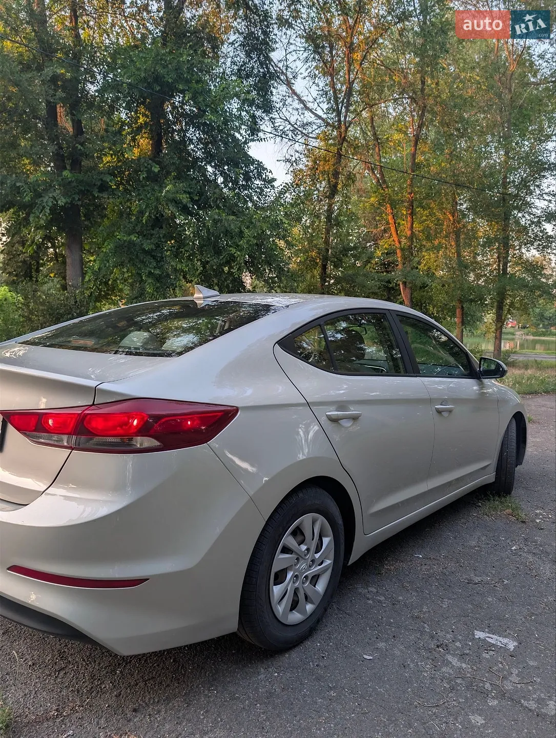 2018 Hyundai Elantra - мініатюра 4