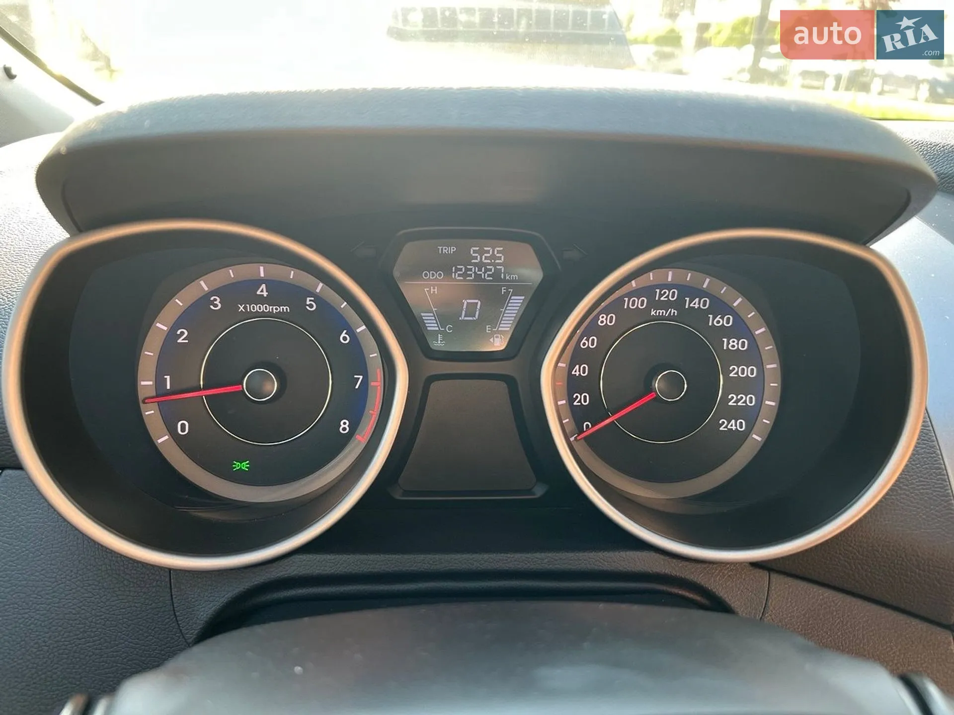 2013 Hyundai Elantra - мініатюра 16