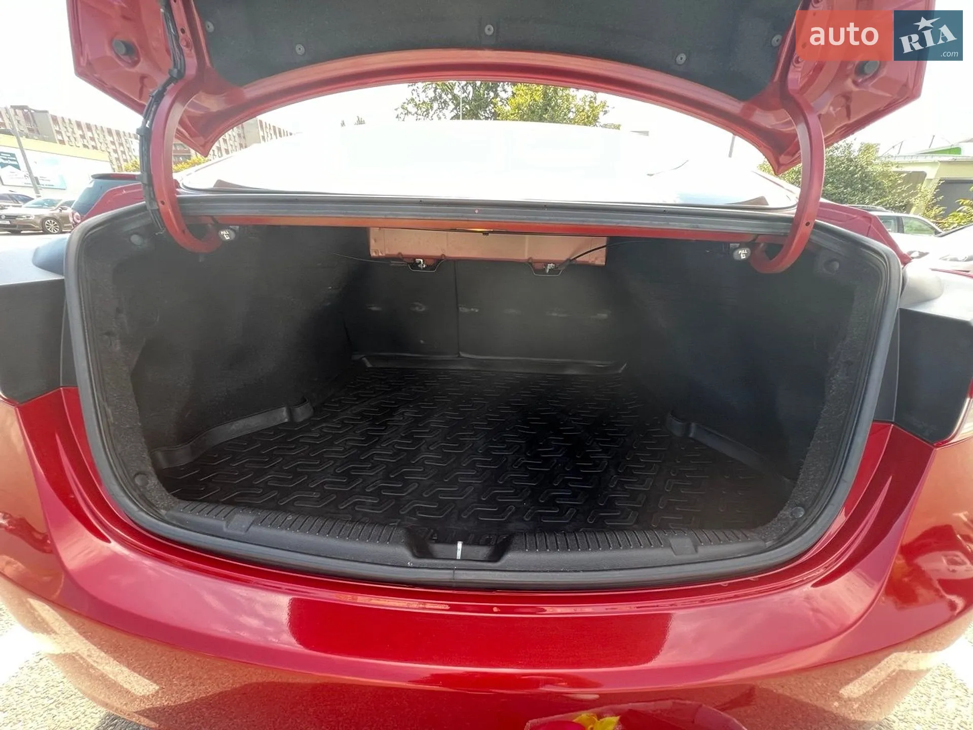 2013 Hyundai Elantra - мініатюра 21