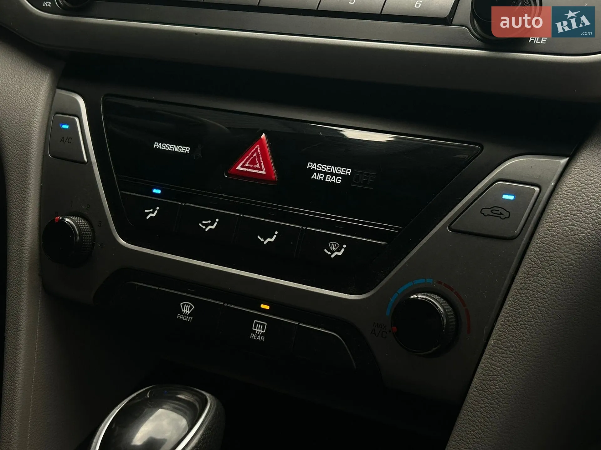 2016 Hyundai Elantra - мініатюра 12