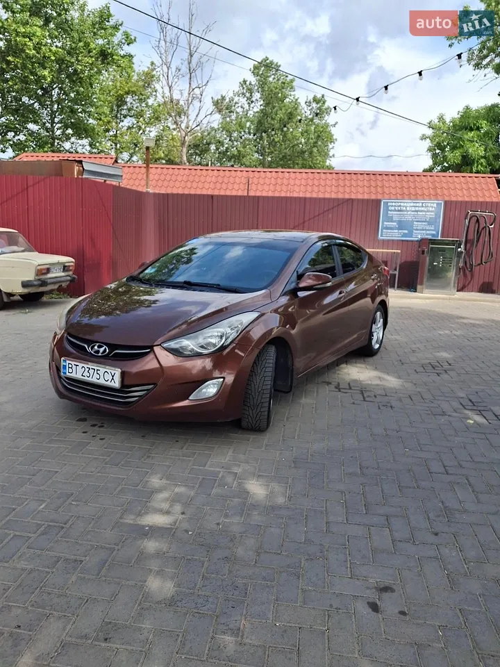 2013 Hyundai Elantra - мініатюра 14