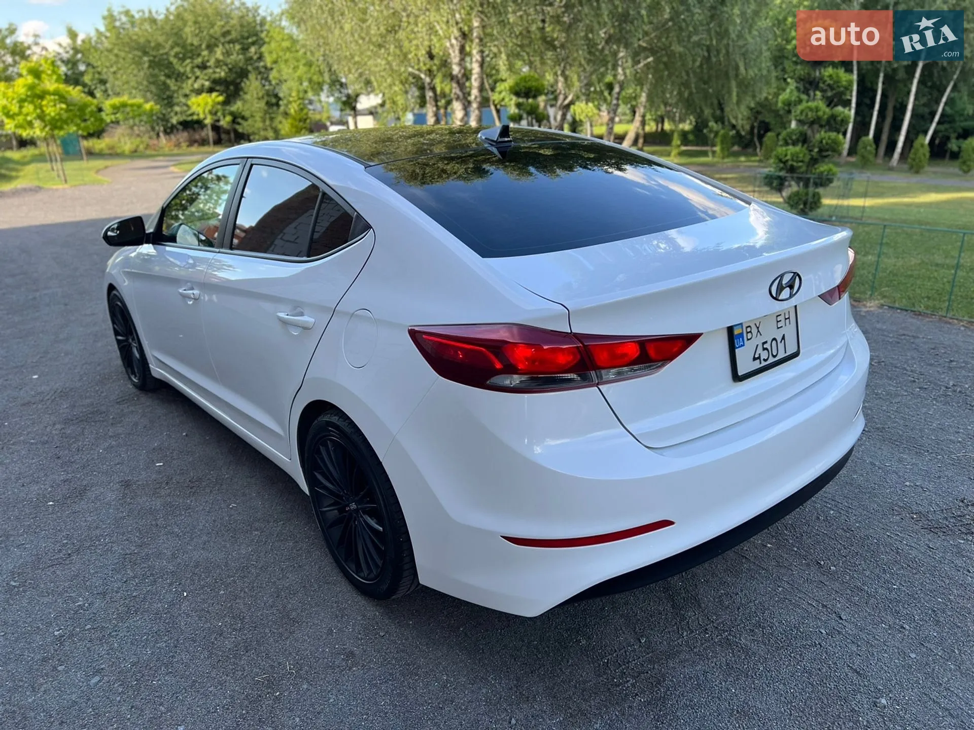 2017 Hyundai Elantra - мініатюра 10
