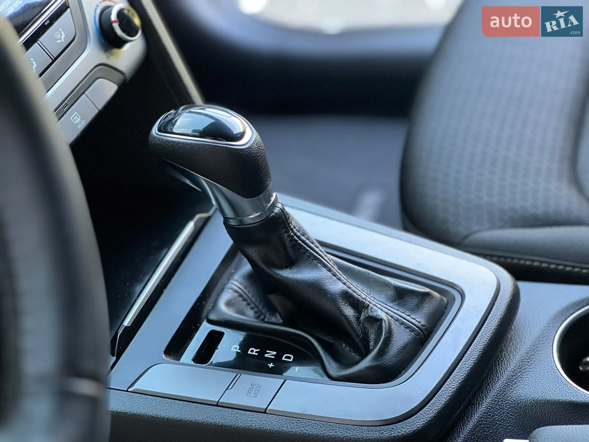 2017 Hyundai Elantra - мініатюра 50