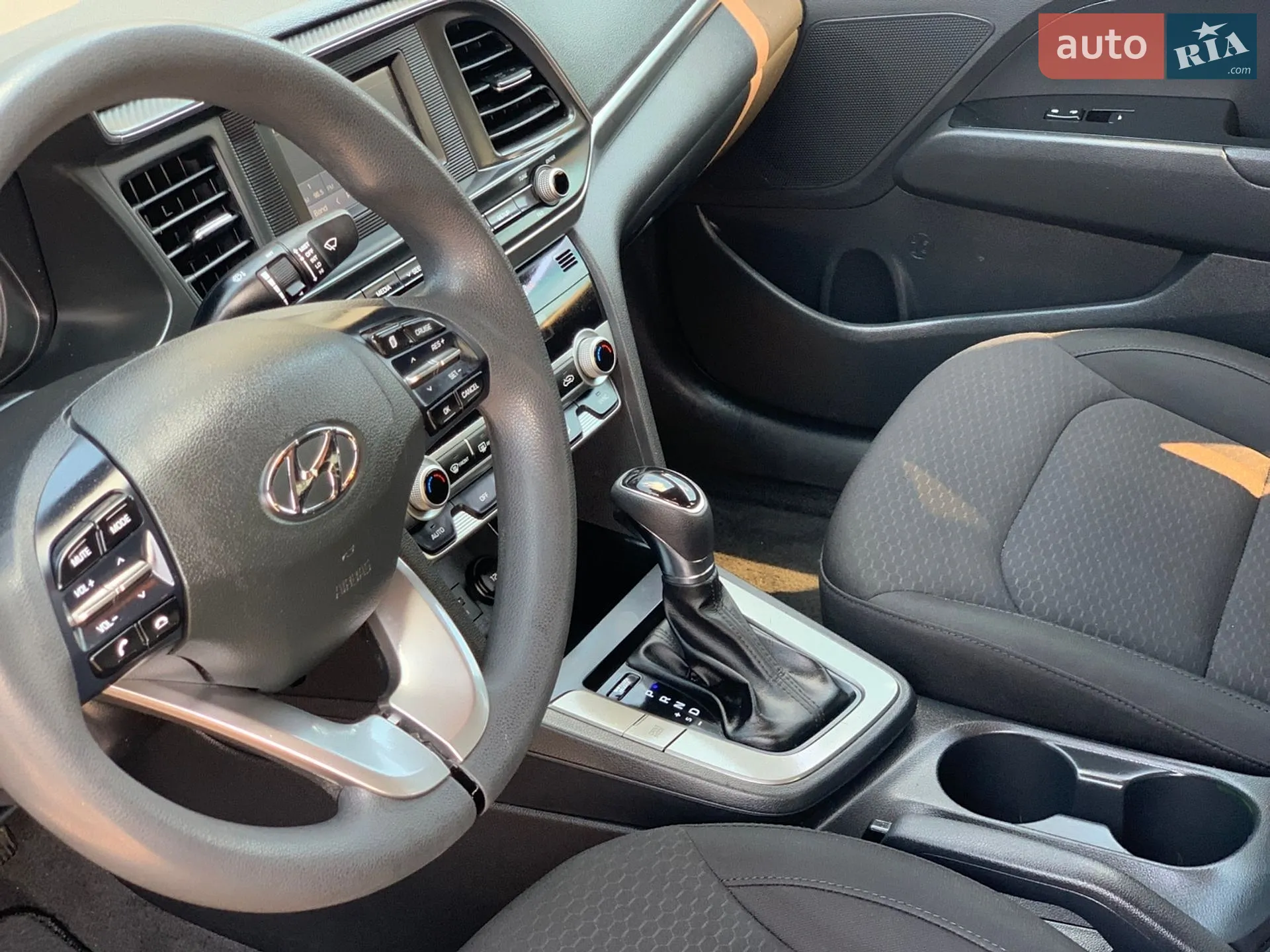 2019 Hyundai Elantra - мініатюра 13