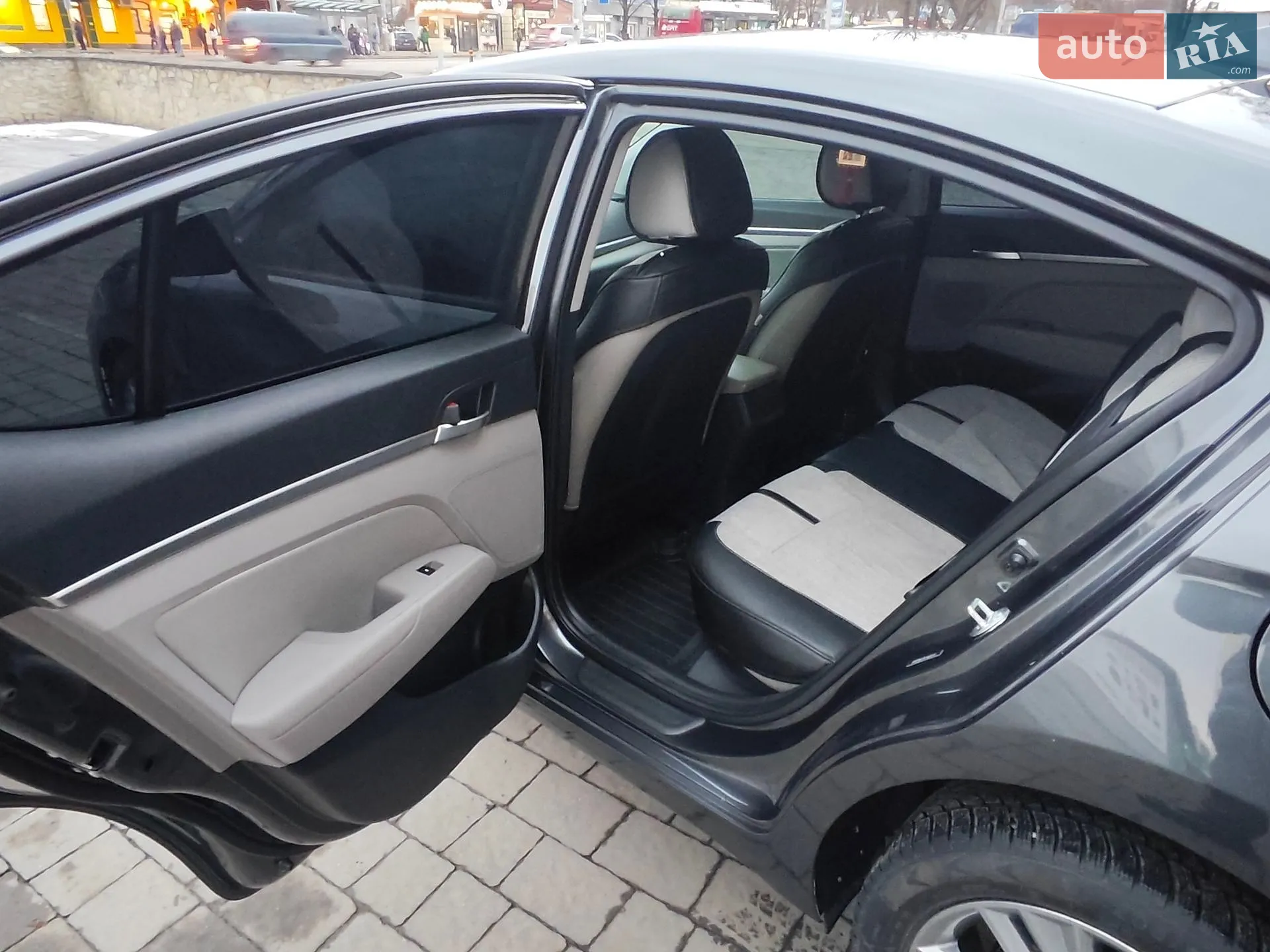2019 Hyundai Elantra - мініатюра 7