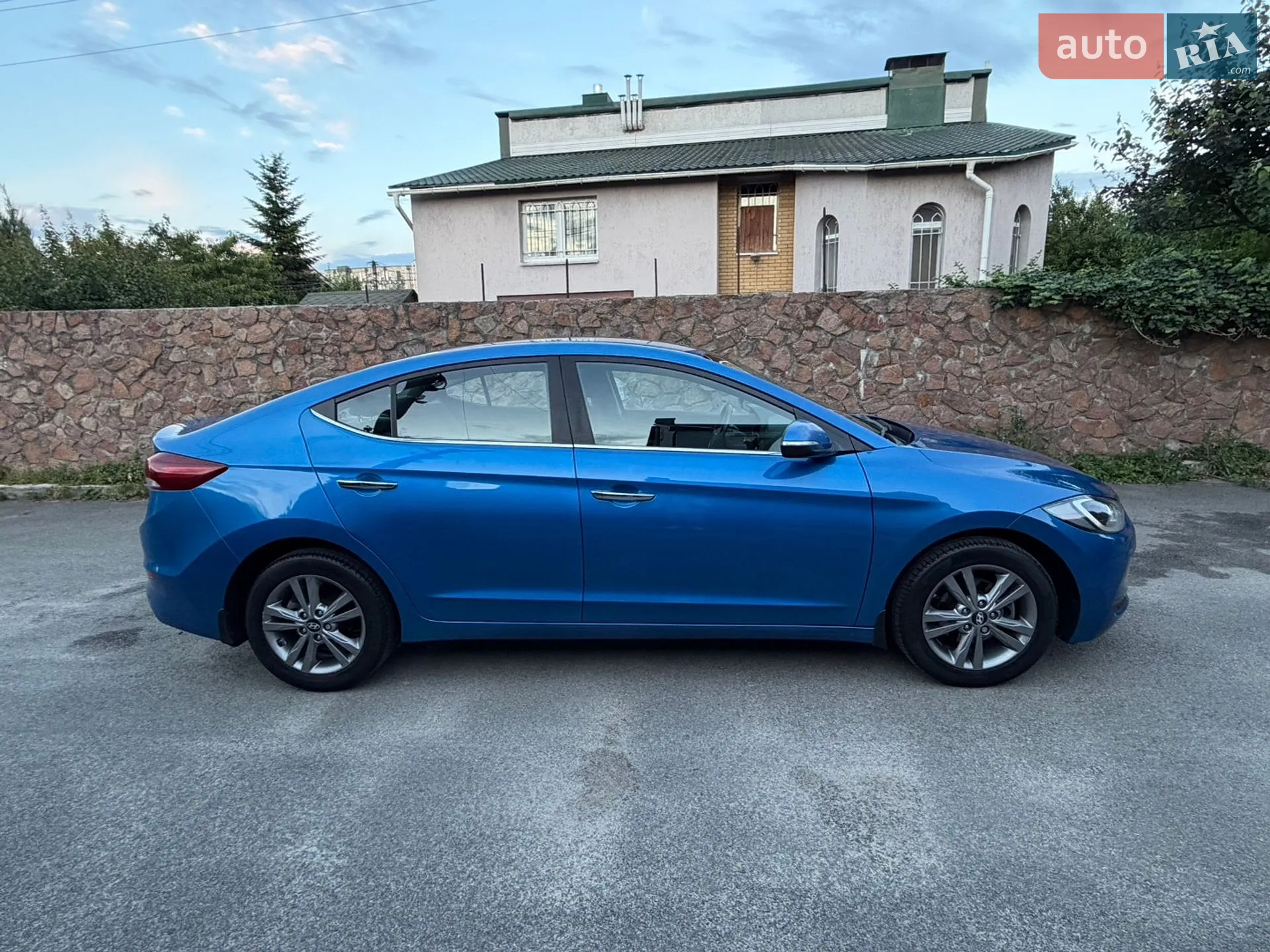 2017 Hyundai Elantra - мініатюра 4