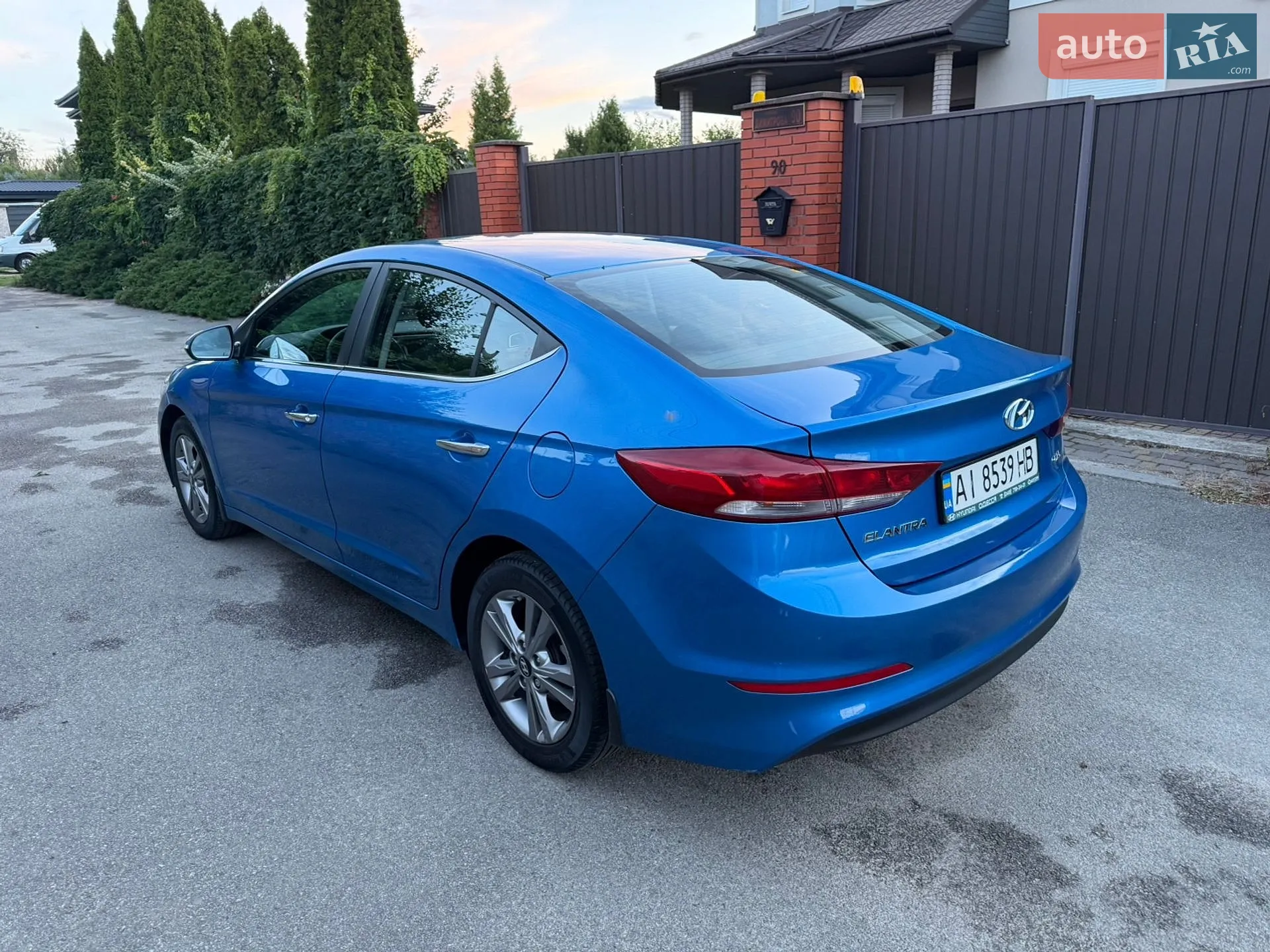 2017 Hyundai Elantra - мініатюра 8