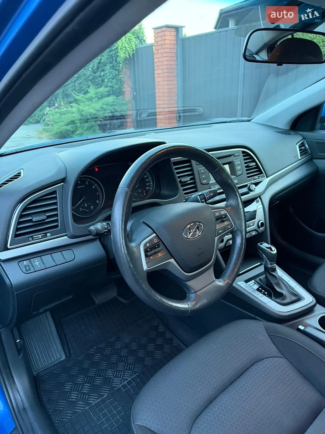 2017 Hyundai Elantra - мініатюра 16