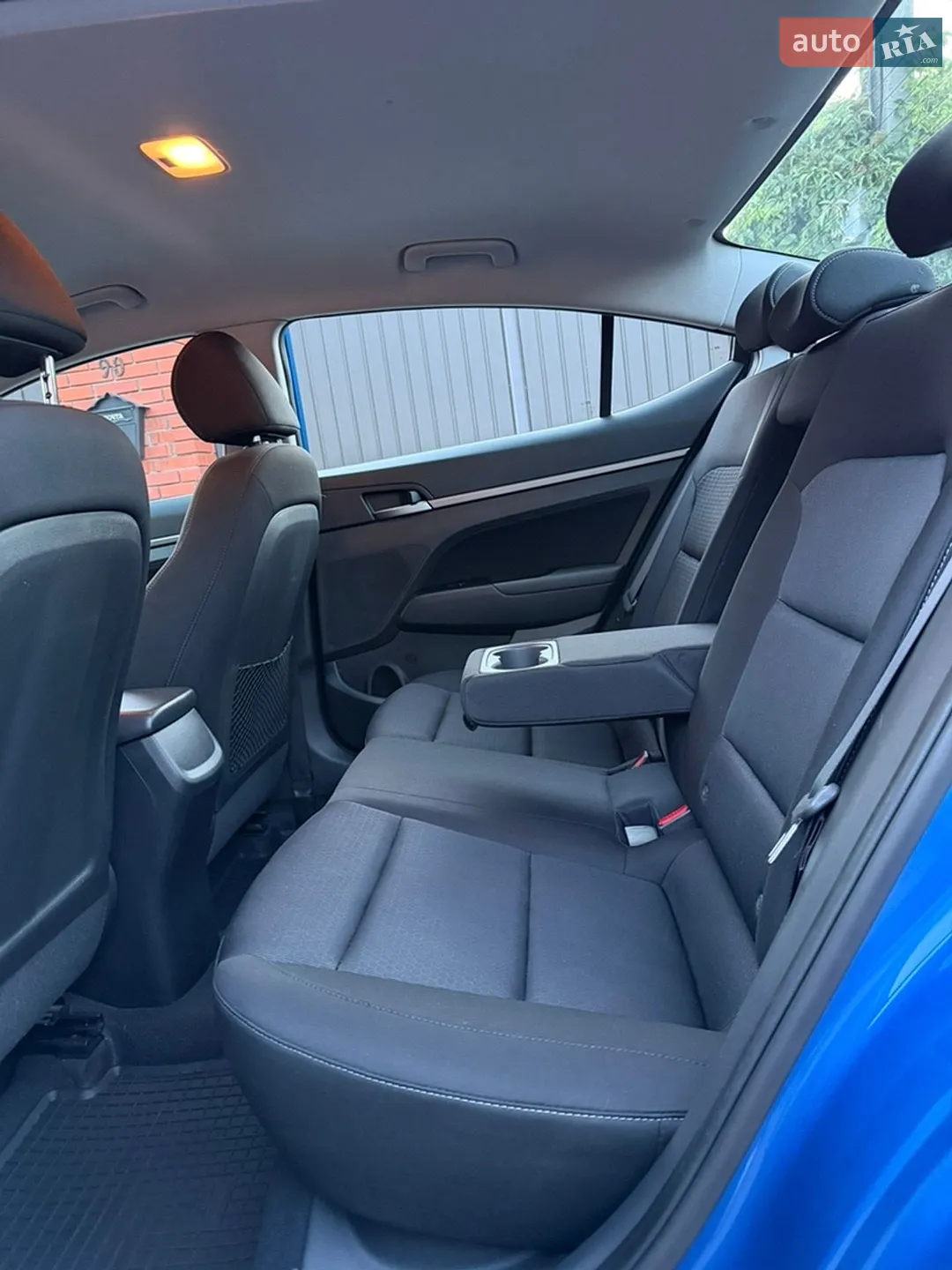 2017 Hyundai Elantra - мініатюра 20