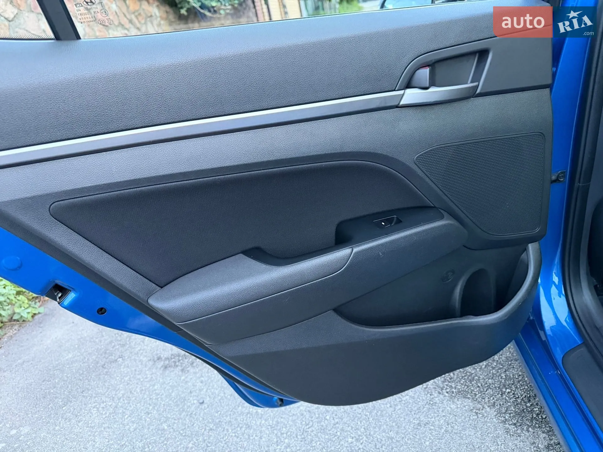 2017 Hyundai Elantra - мініатюра 22