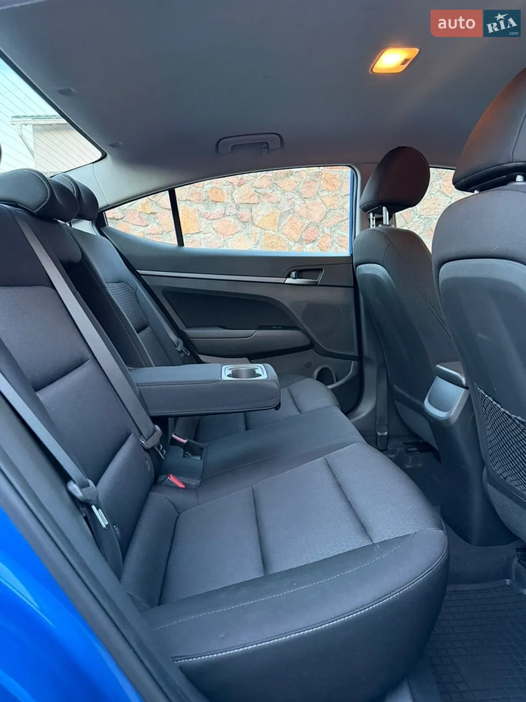 2017 Hyundai Elantra - мініатюра 26