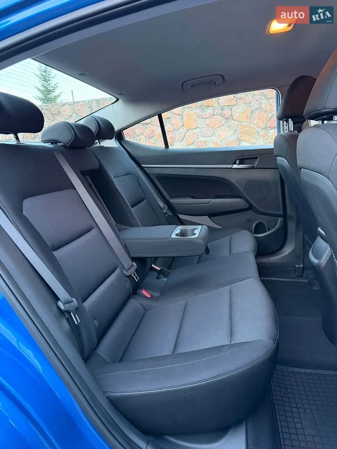 2017 Hyundai Elantra - мініатюра 27