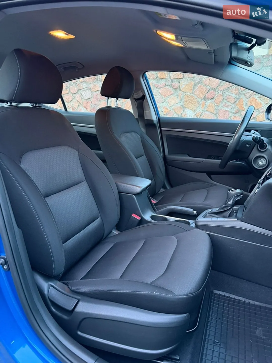 2017 Hyundai Elantra - мініатюра 33