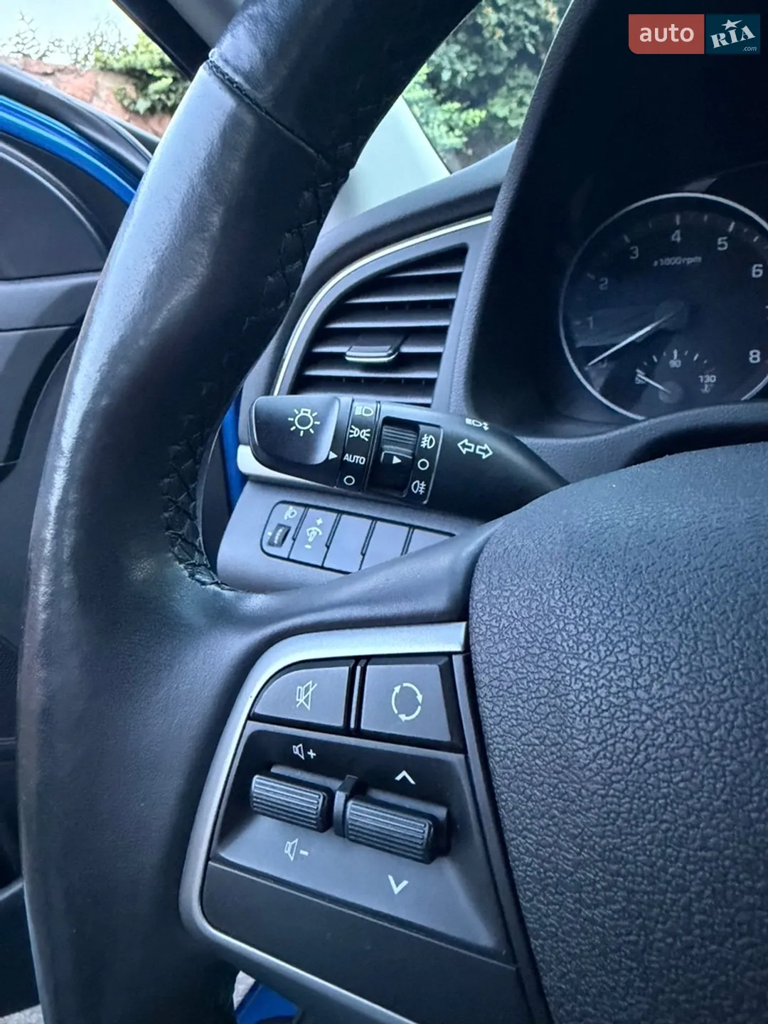 2017 Hyundai Elantra - мініатюра 35