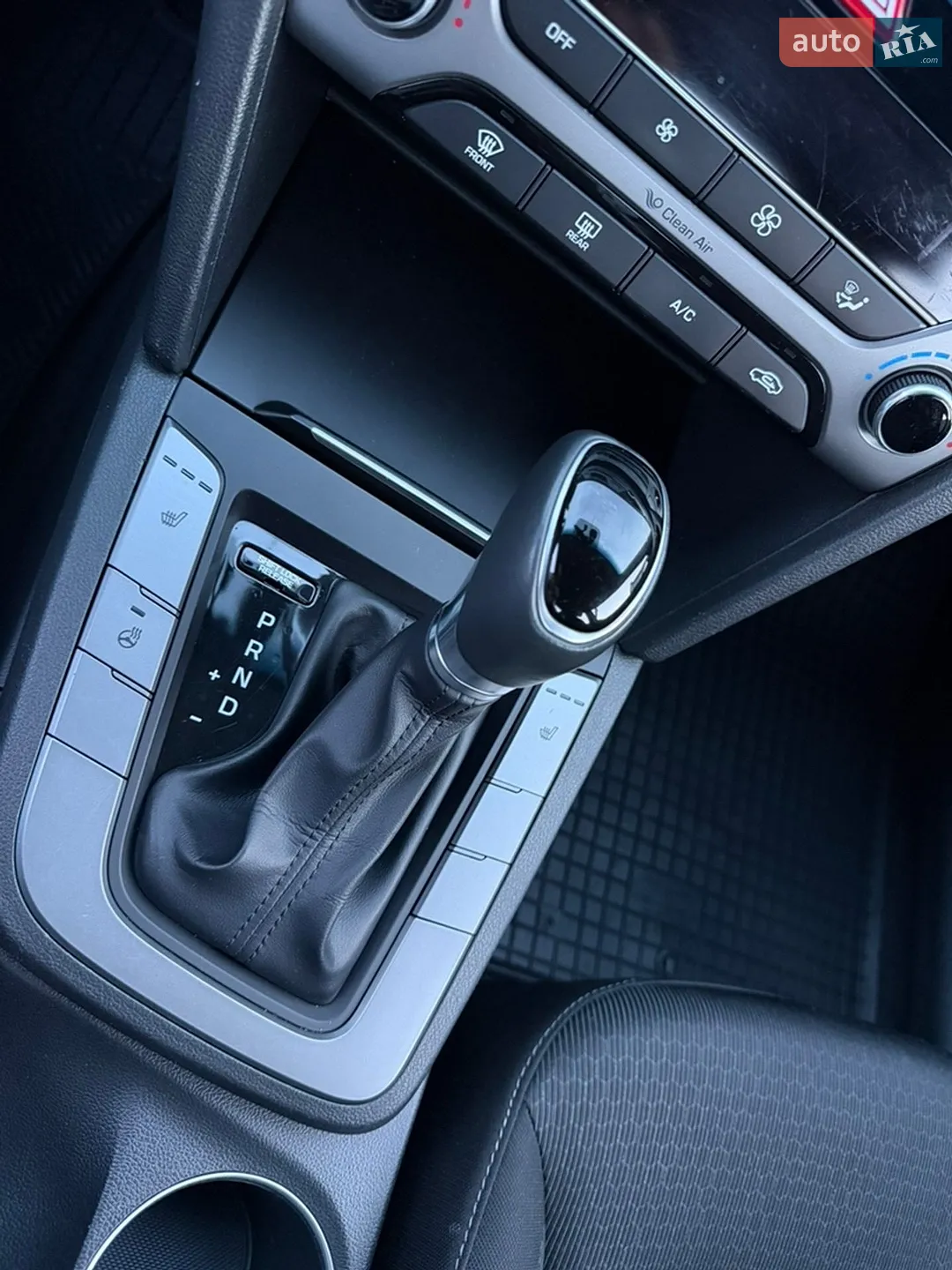 2017 Hyundai Elantra - мініатюра 37
