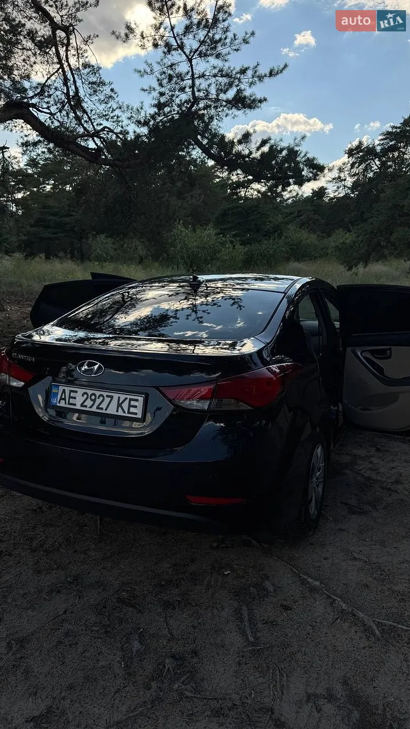 2015 Hyundai Elantra - мініатюра 10