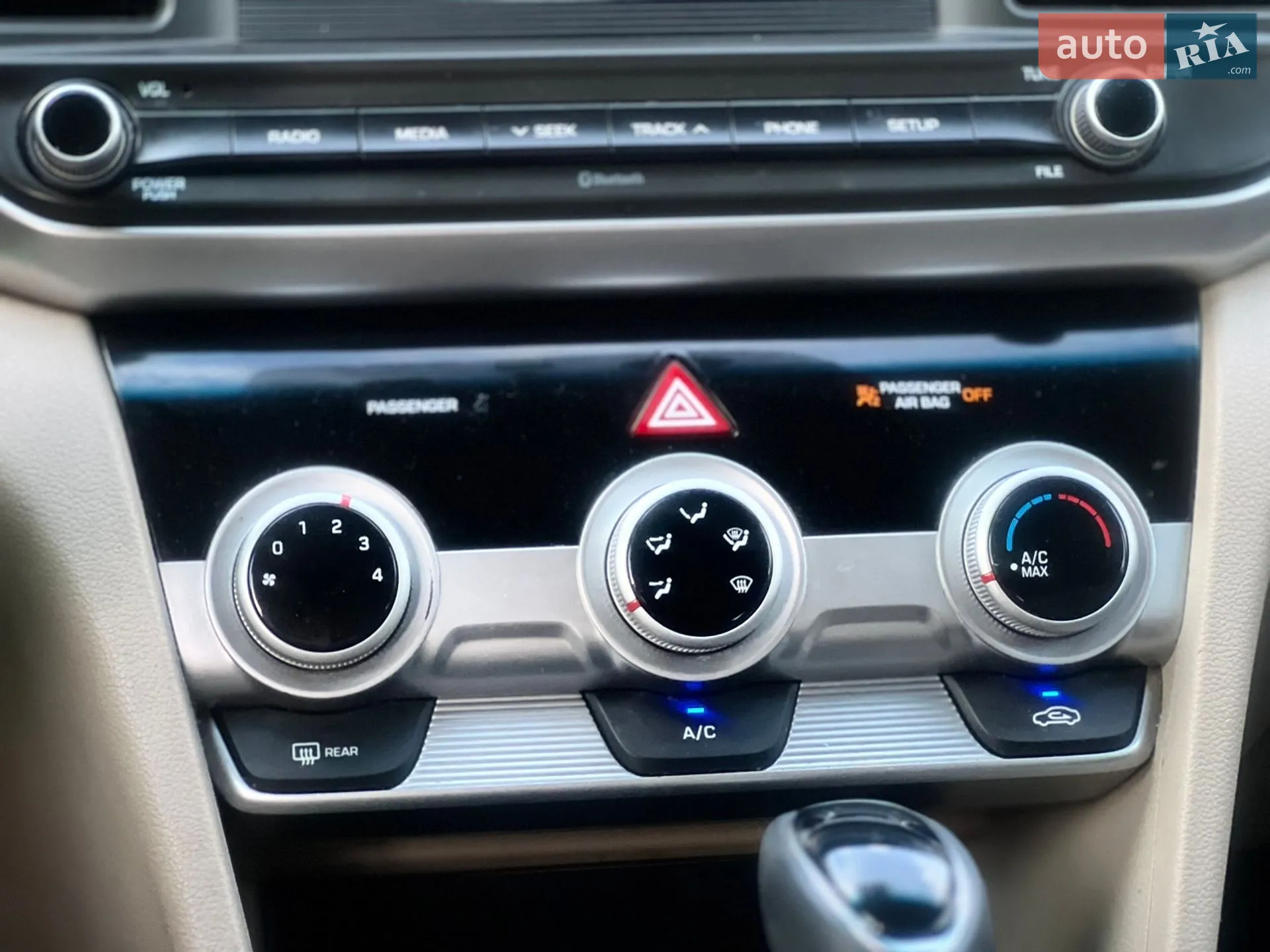 2019 Hyundai Elantra - мініатюра 17