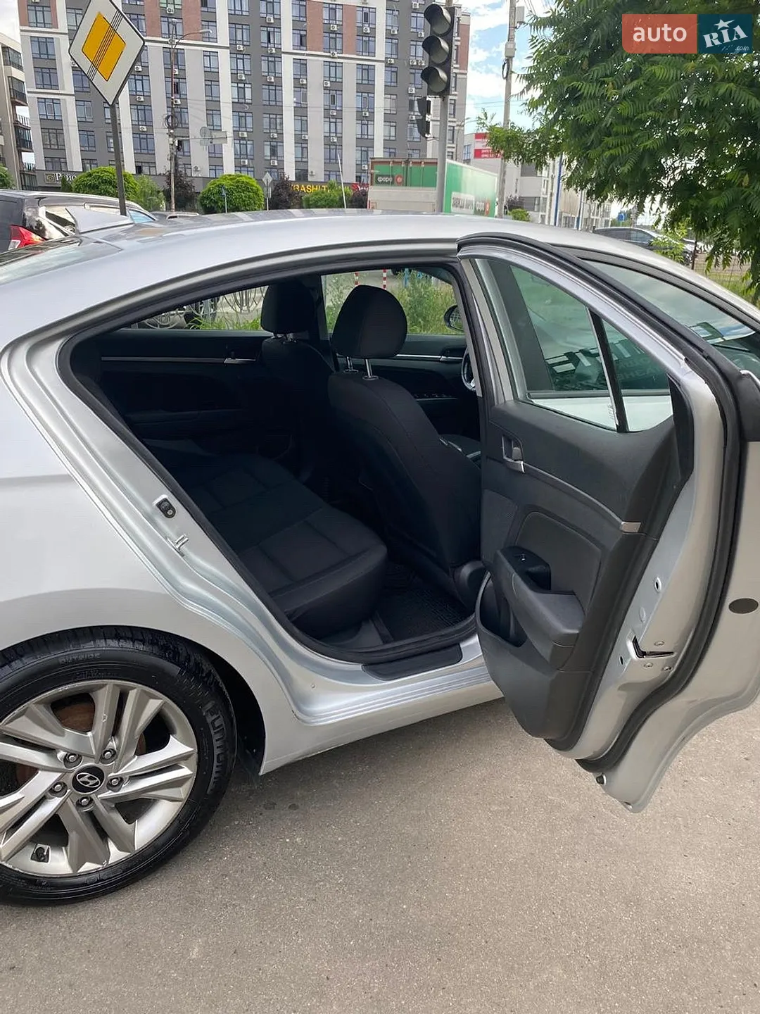 2018 Hyundai Elantra - мініатюра 6