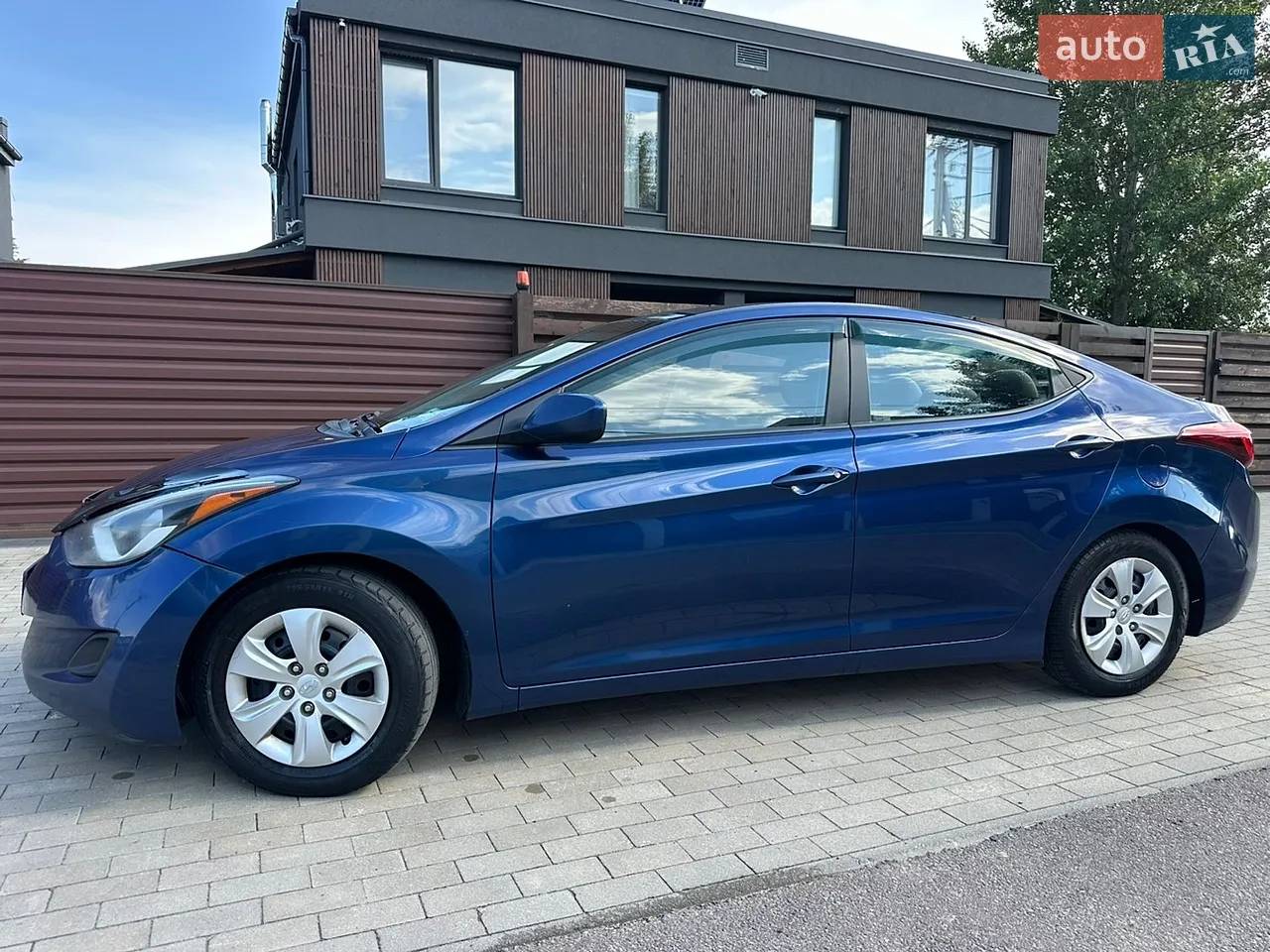 2014 Hyundai Elantra - мініатюра 19