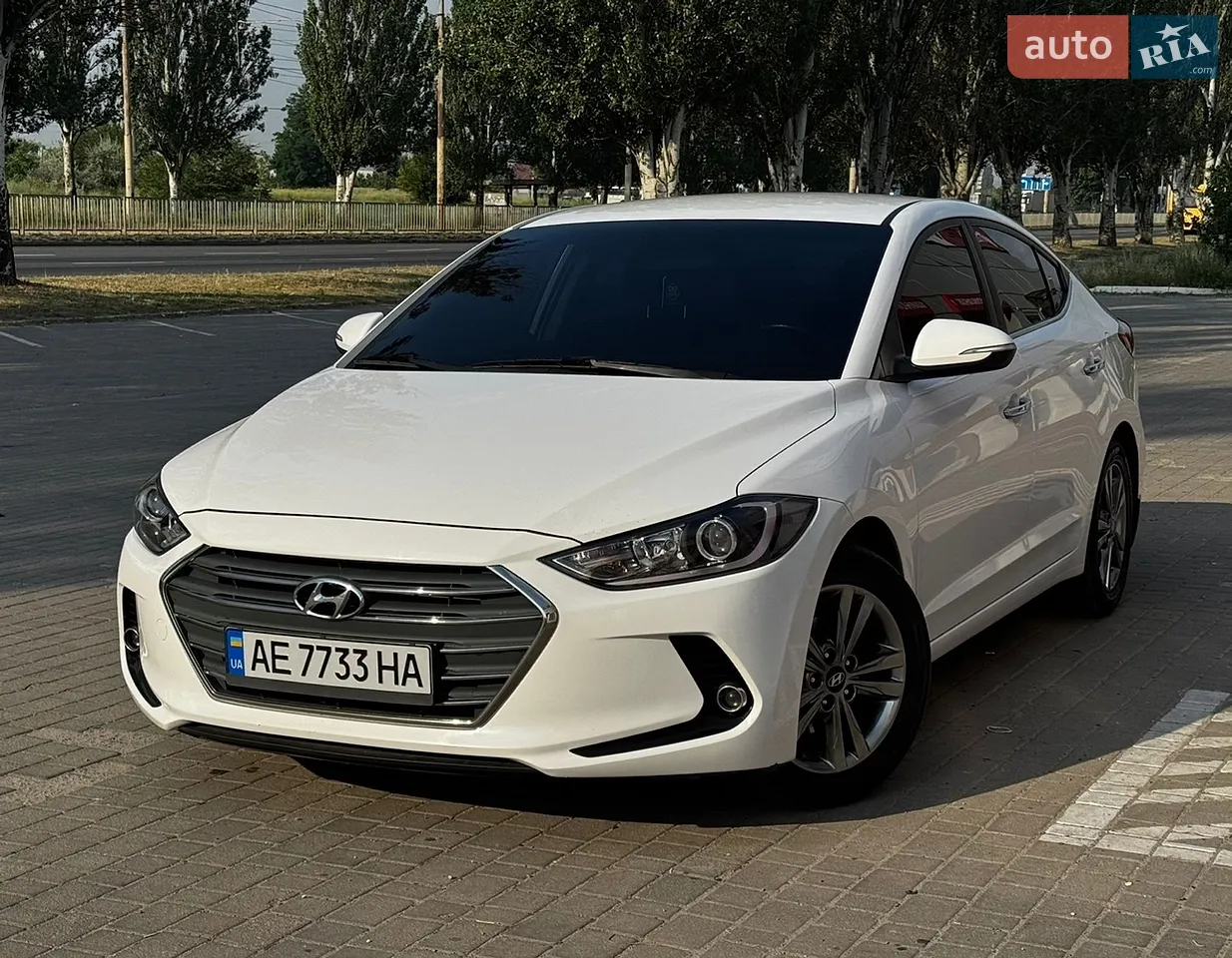 2016 Hyundai Elantra - мініатюра 20
