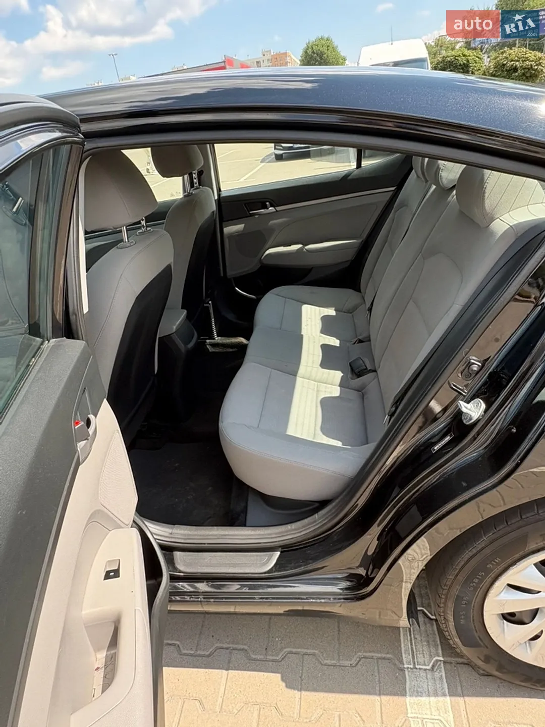 2018 Hyundai Elantra - мініатюра 21