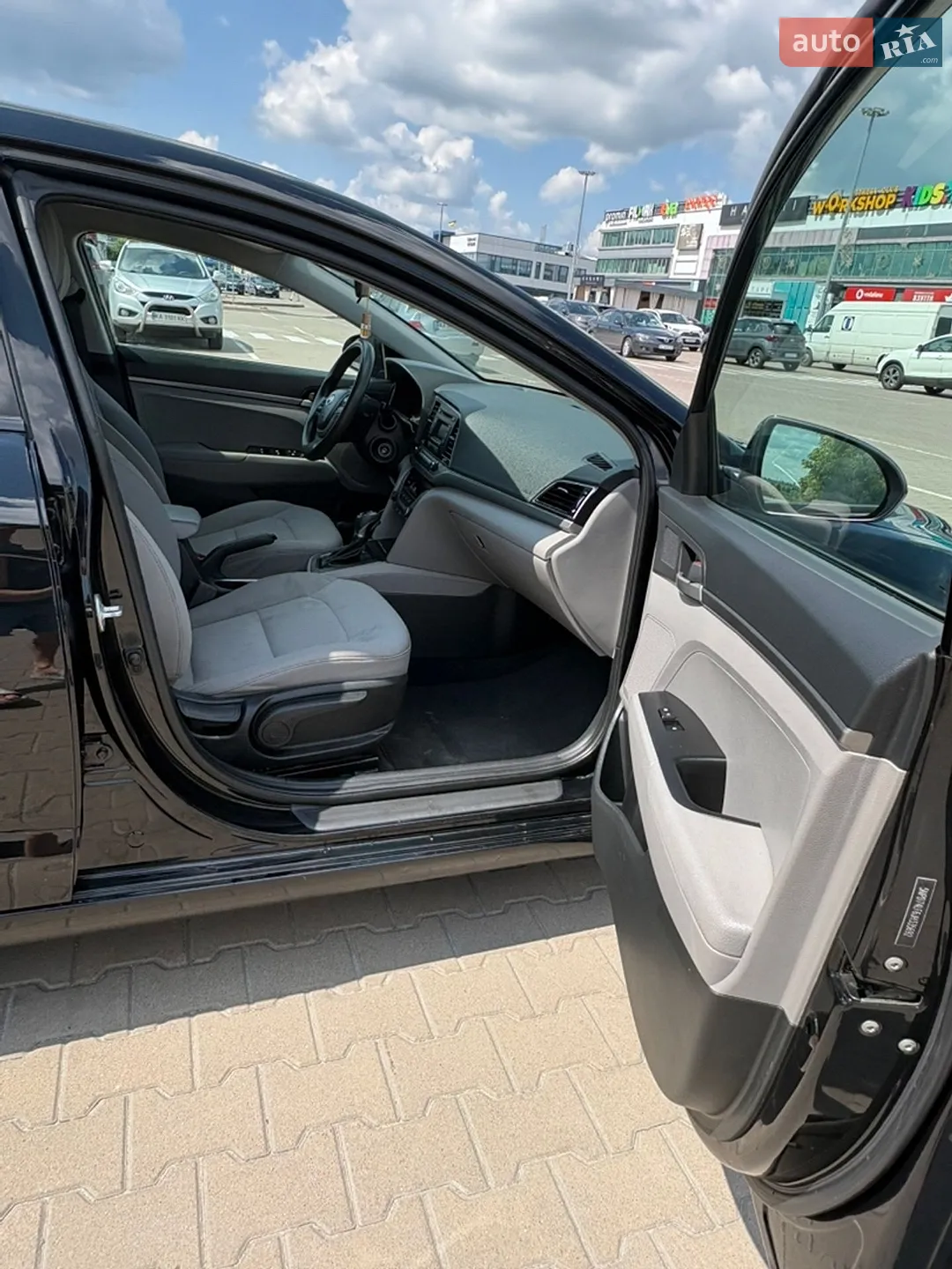 2018 Hyundai Elantra - мініатюра 24