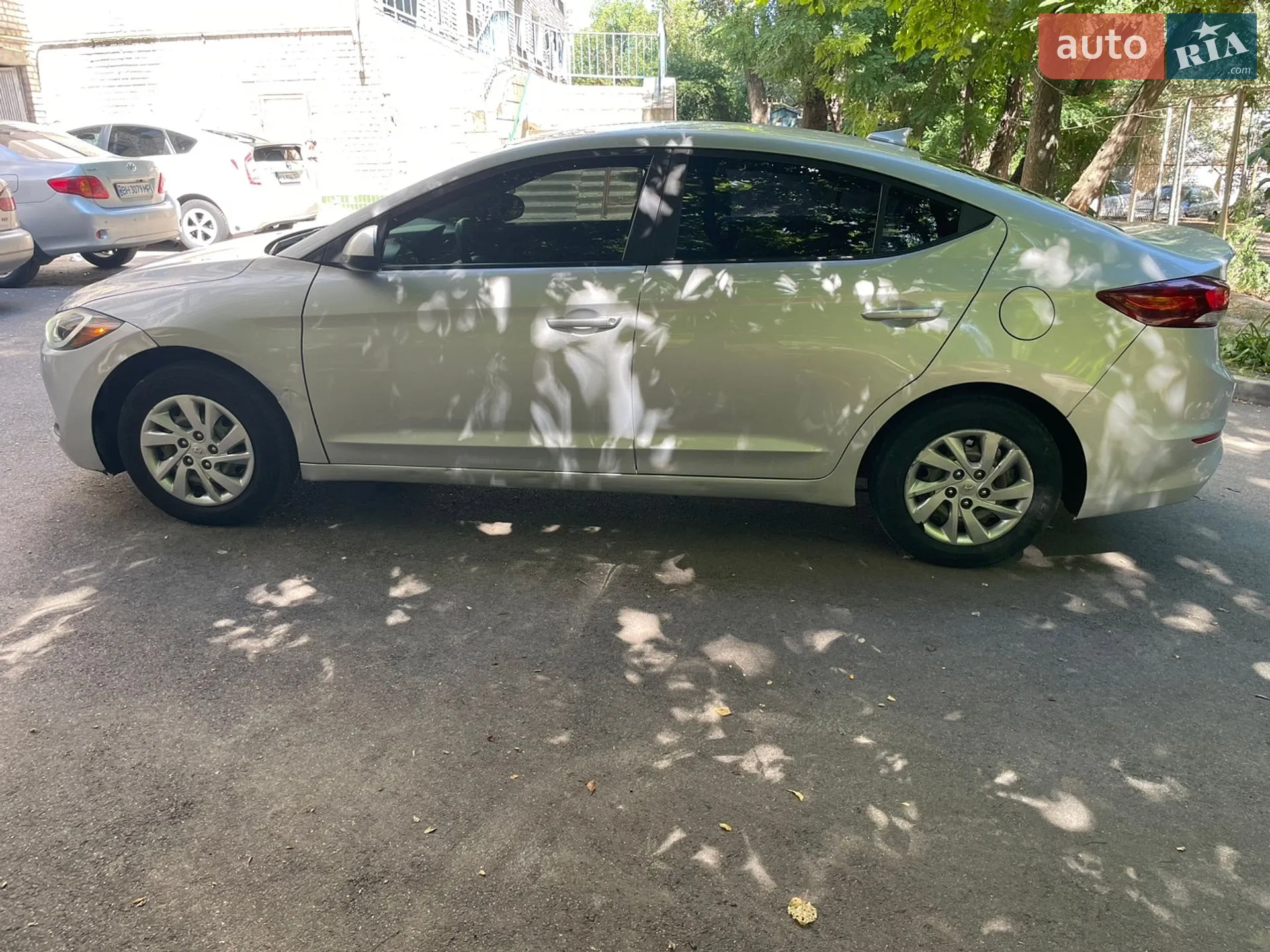 2017 Hyundai Elantra - мініатюра 2
