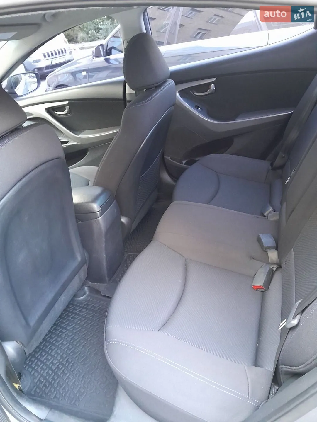 2012 Hyundai Elantra - мініатюра 7