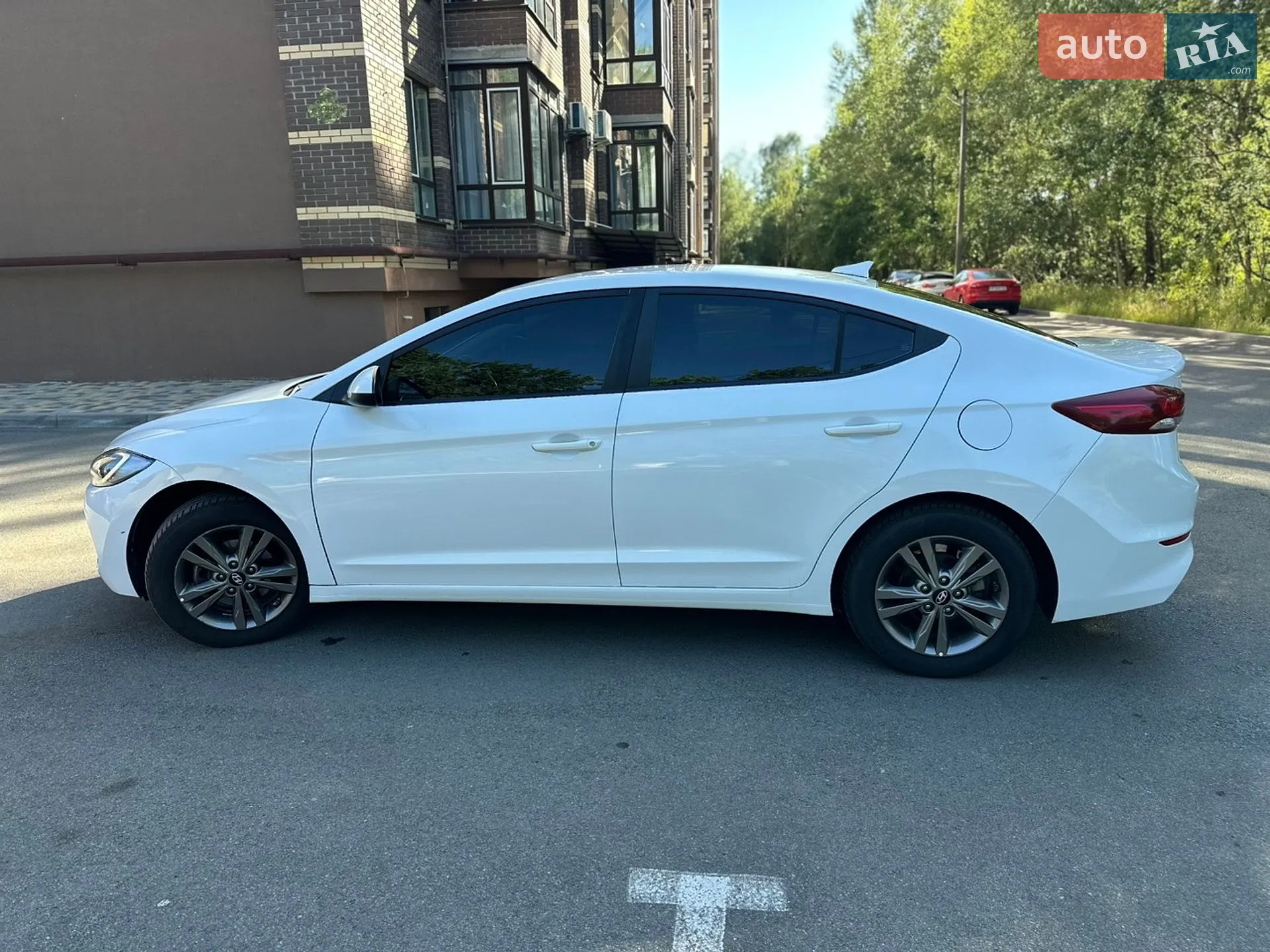 2018 Hyundai Elantra - мініатюра 27
